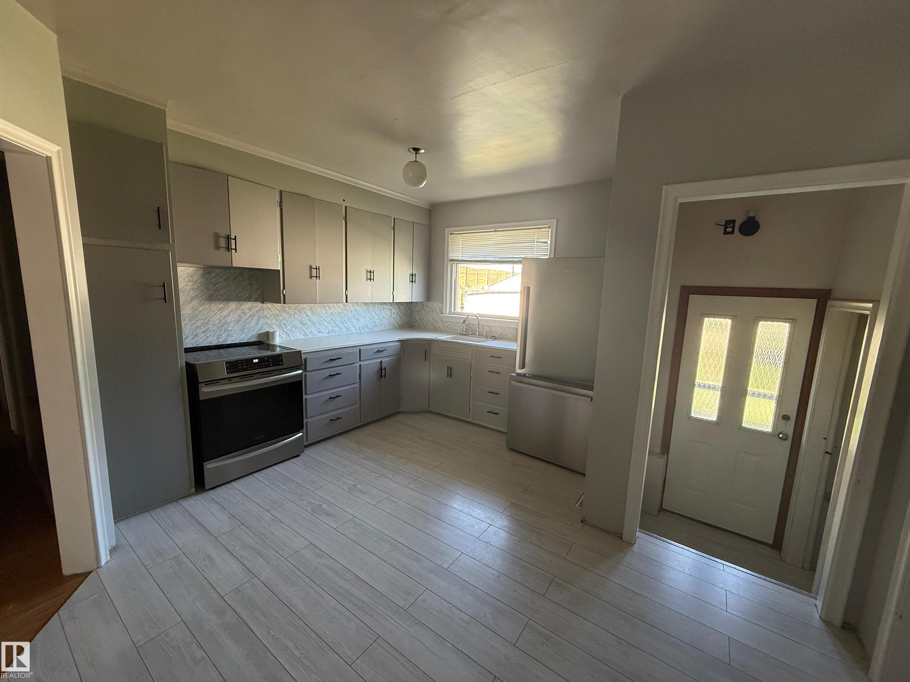 Picture for 12425 126 ST NW