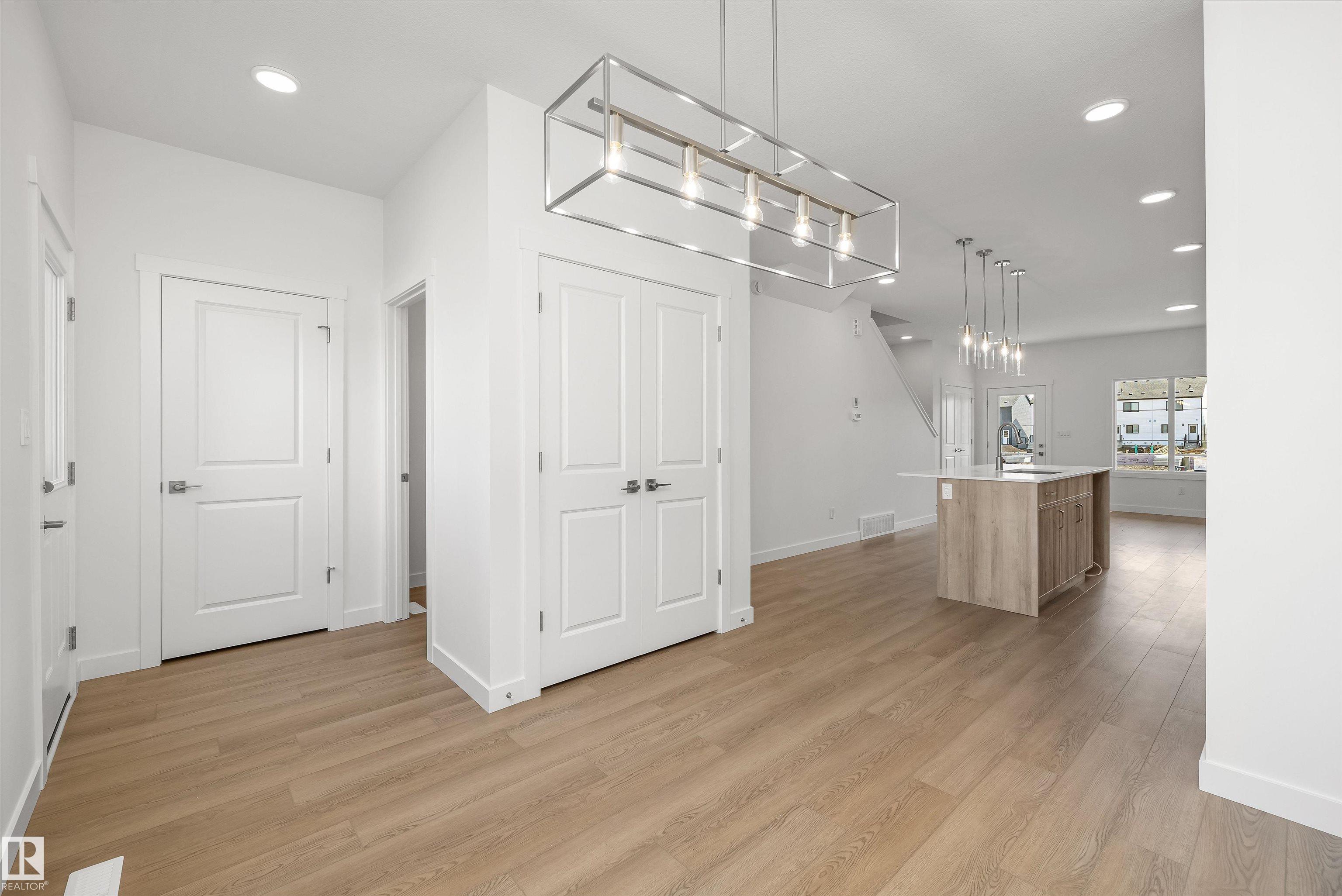 https://zimg.paragon.ice.com/ParagonImages/Property/PM/RAE/225382319/15/0/0/a683051cad9282d105d594d073277978/1/fbda9b0adaf855a10236106e890a0d63/225382319-05df56d1-623b-4247-bf93-808a1704679b.JPG