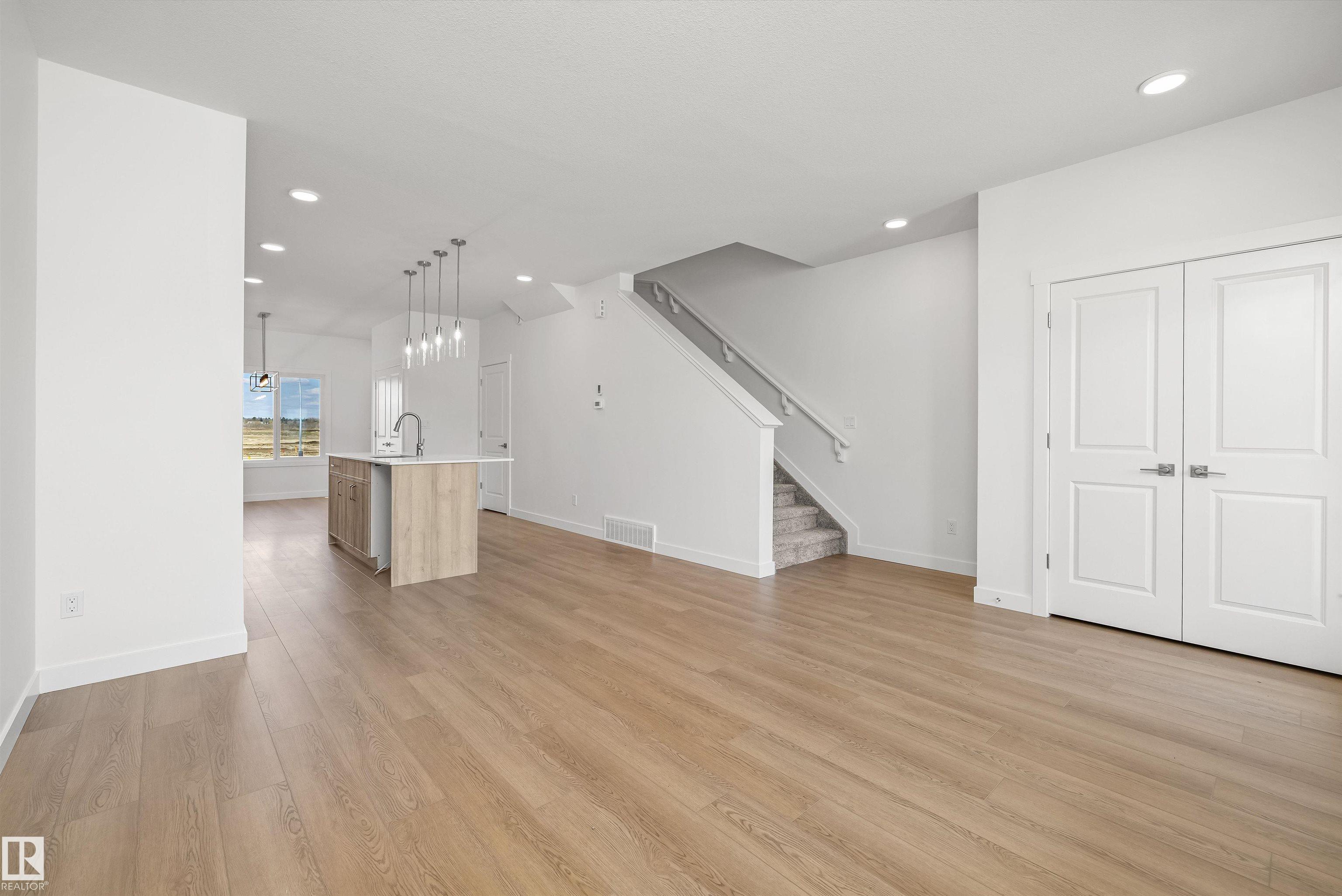 https://zimg.paragon.ice.com/ParagonImages/Property/PM/RAE/225382319/6/0/0/bae5601e543da097aff3e09a63012b02/1/fbda9b0adaf855a10236106e890a0d63/225382319-ce0b2d51-7511-40b8-aaba-b462406c7542.JPG