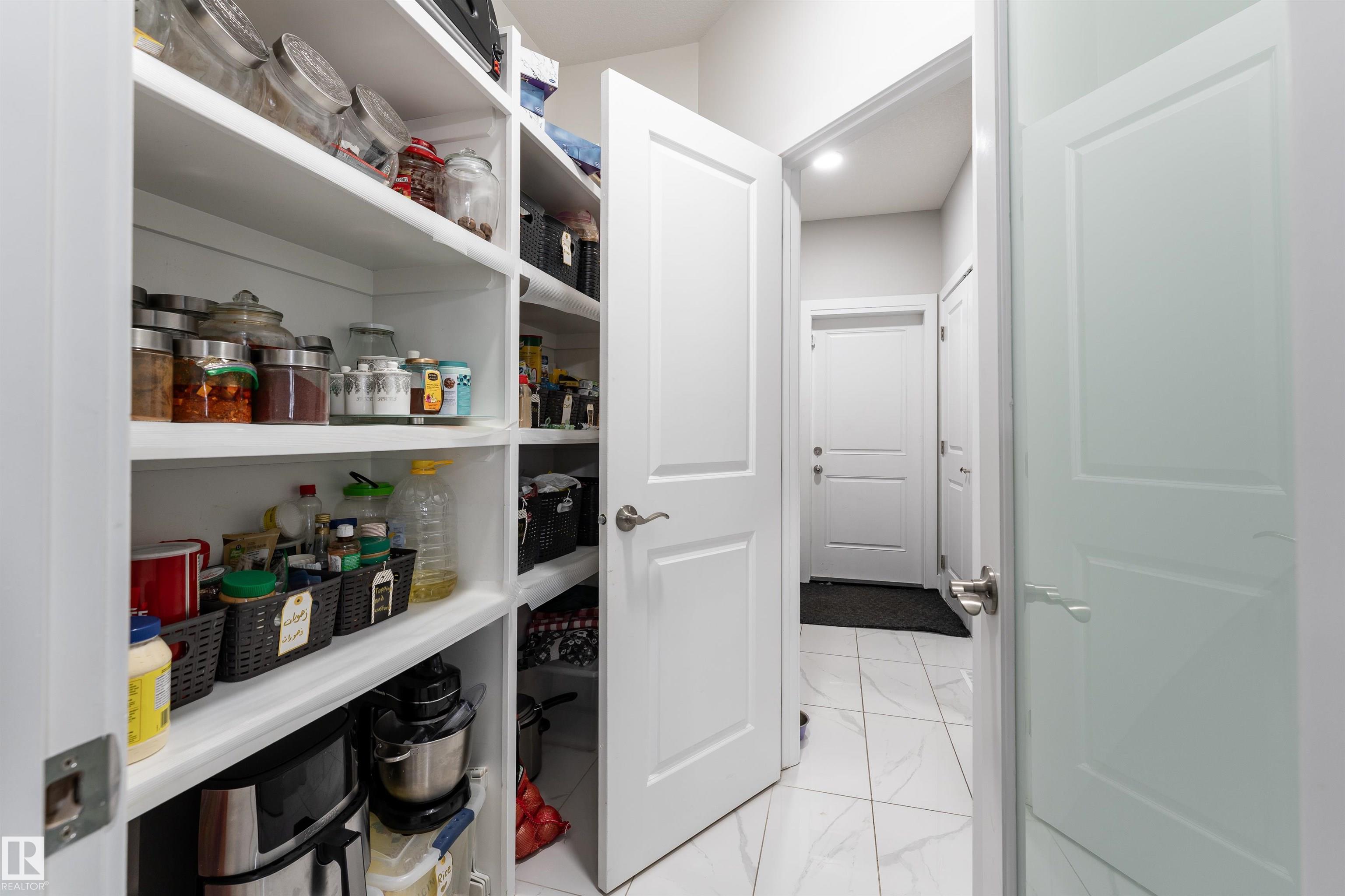 https://zimg.paragon.ice.com/ParagonImages/Property/PM/RAE/225382503/15/0/0/11bbce9de39a8baf9ced906b16c253e5/1/bdad2dbc9b5d1c5bd083e5af31af13df/225382503-d95a90d4-4c5d-4a71-9075-7e98fa11baae.JPG