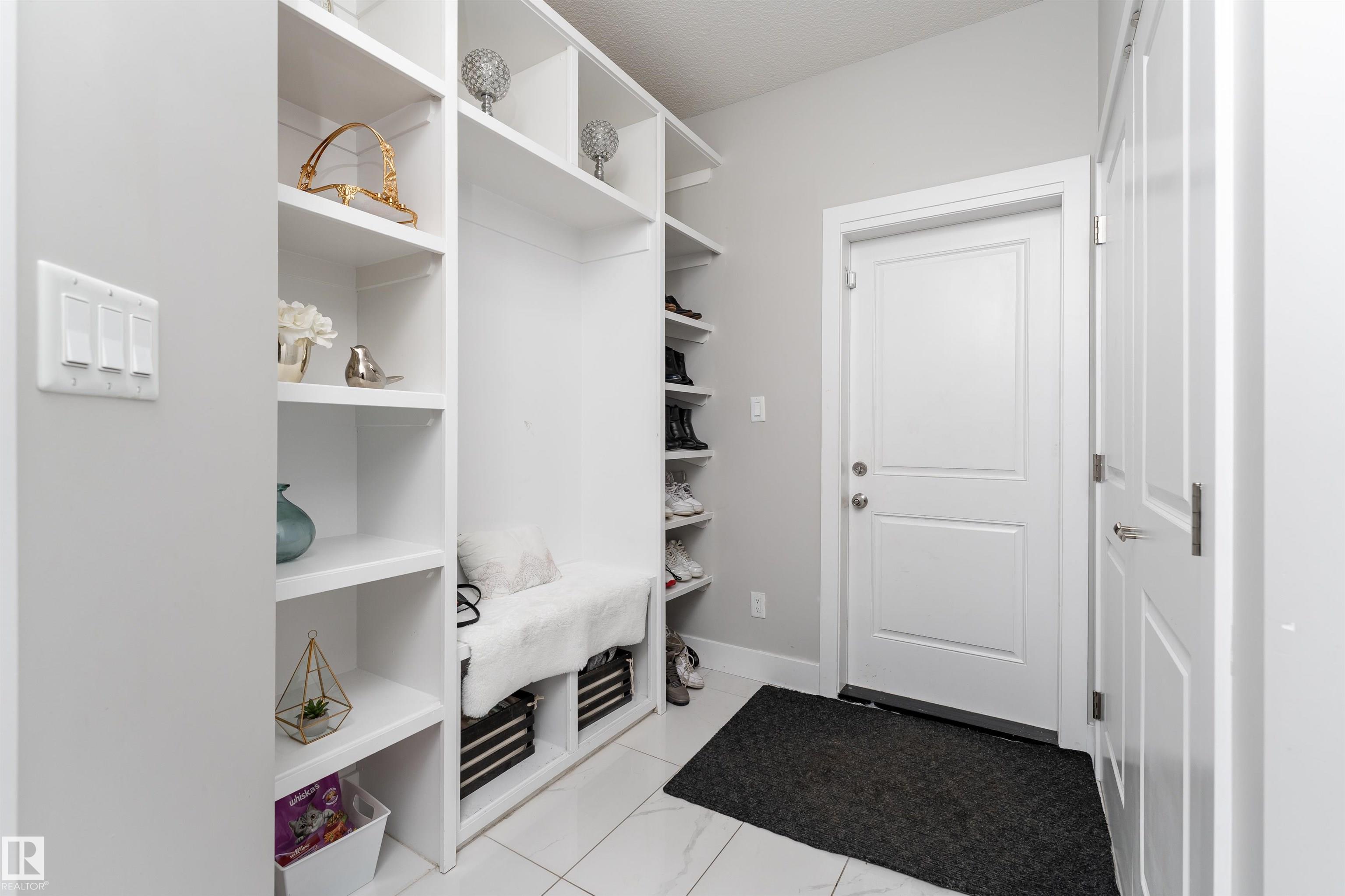 https://zimg.paragon.ice.com/ParagonImages/Property/PM/RAE/225382503/16/0/0/e8ac030a541b5ad496ec2f9eed05e814/1/bdad2dbc9b5d1c5bd083e5af31af13df/225382503-5ba2e309-c631-4520-93aa-fa323361d94c.JPG