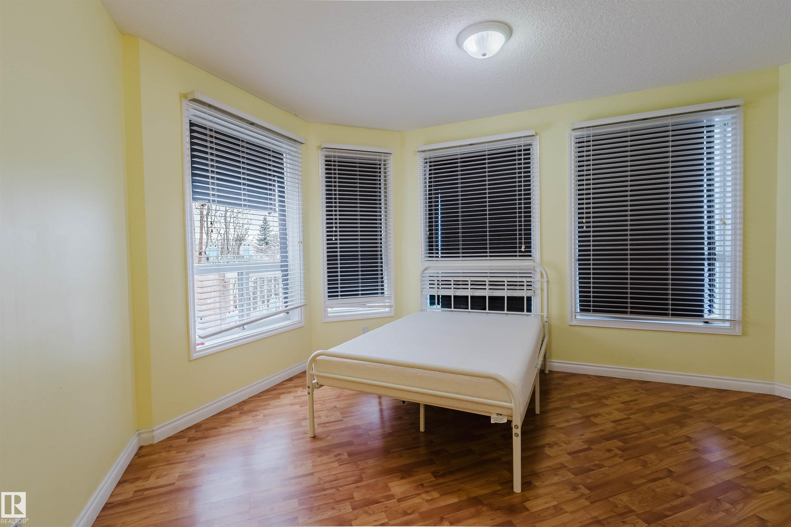 https://zimg.paragon.ice.com/ParagonImages/Property/PM/RAE/225382564/24/0/0/e158bd86cd29829fcac3cc899378c1bc/1/af9afd0a1abaf920db23417700012db7/225382564-14a4868b-9efc-4523-bdeb-d31692ec5a12.JPG