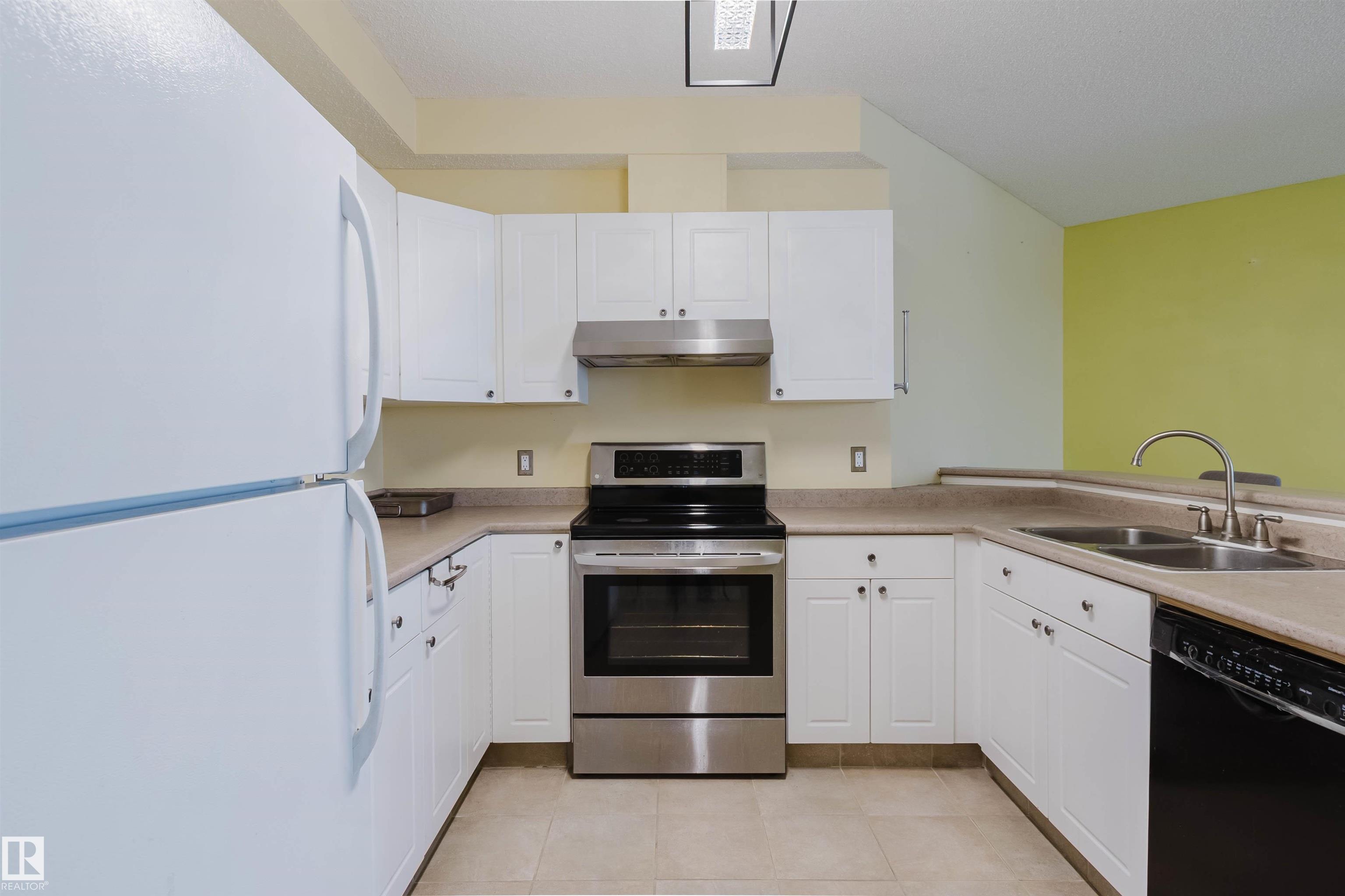 https://zimg.paragon.ice.com/ParagonImages/Property/PM/RAE/225382564/7/0/0/f7129301263f9eb31a47eb551384cab2/1/af9afd0a1abaf920db23417700012db7/225382564-a09f166f-4d57-441f-b268-34ca48531f4f.JPG