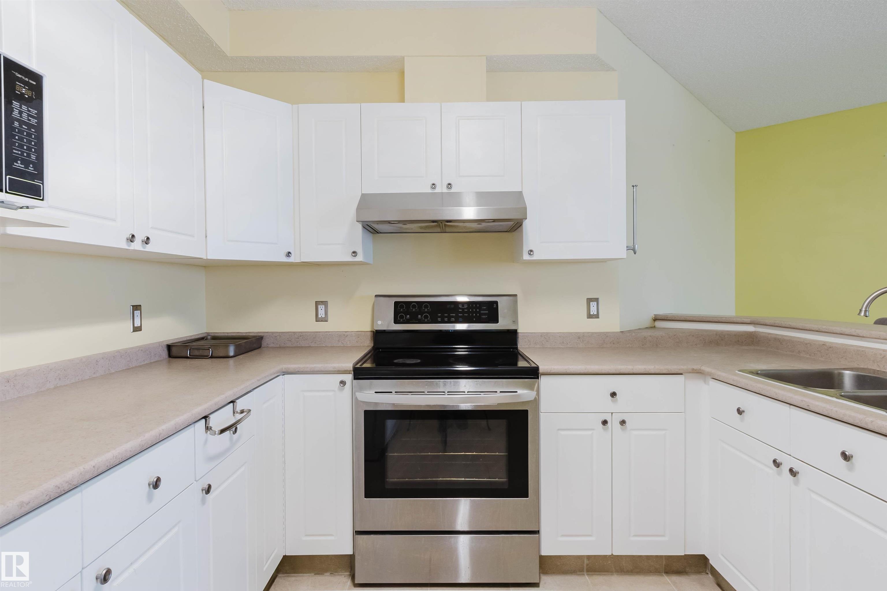 https://zimg.paragon.ice.com/ParagonImages/Property/PM/RAE/225382564/8/0/0/bcf3d9cf0d40e374aa5e8574a0442a8a/1/af9afd0a1abaf920db23417700012db7/225382564-64b4a171-60b6-471c-b195-267860b18c76.JPG