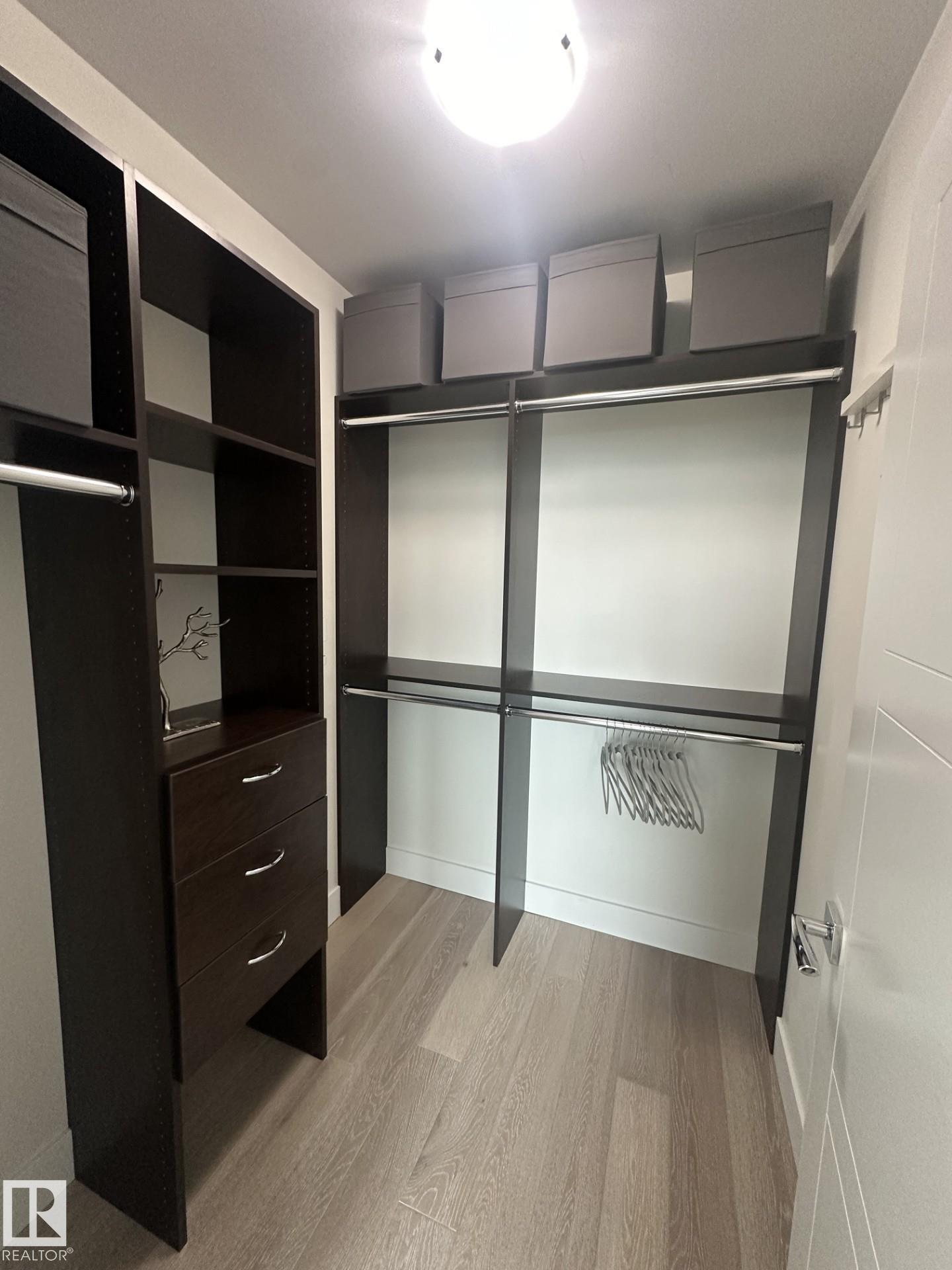 https://zimg.paragon.ice.com/ParagonImages/Property/PM/RAE/225383182/39/0/0/c8ff5cc5e12a22387dc8644075fbab10/1/7593308b234afd8b05729c79972fc2d5/225383182-7e6bcd2b-0185-4776-b76d-4542f30b899c.JPG
