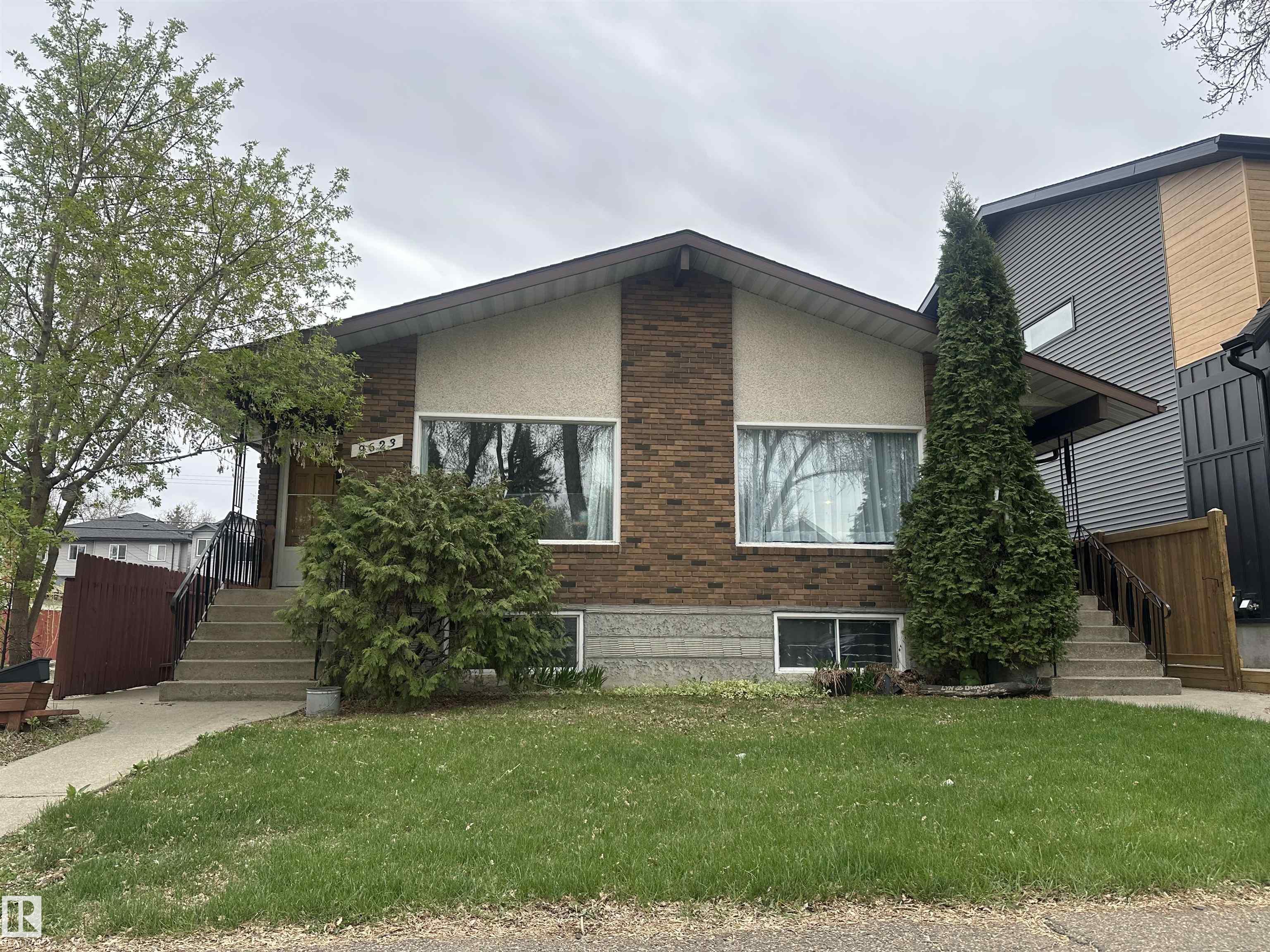 Picture for 9623/9625 73 AV NW NW