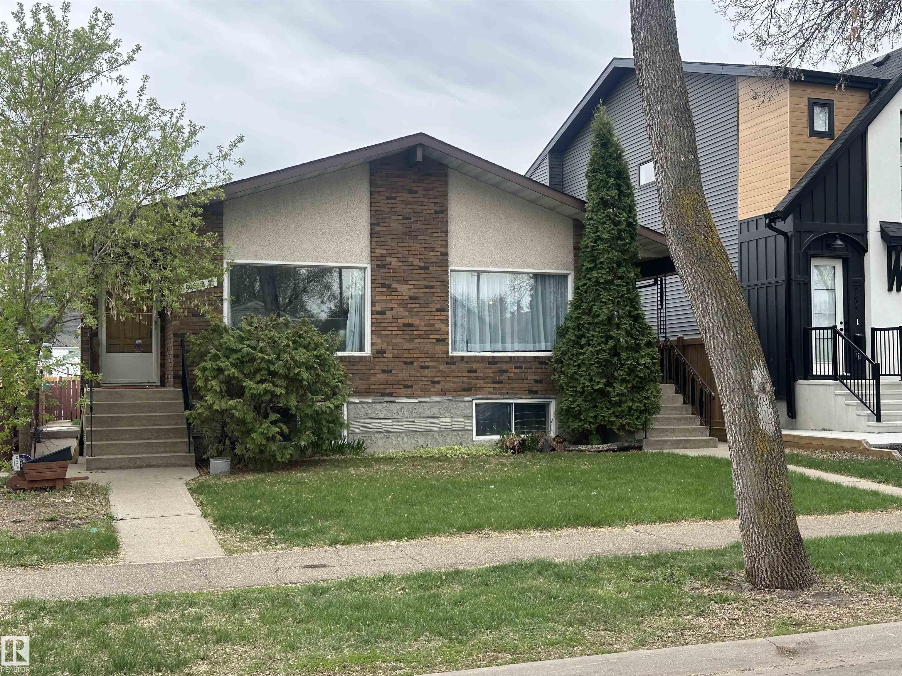 Picture for 9623/9625 73 AV NW NW