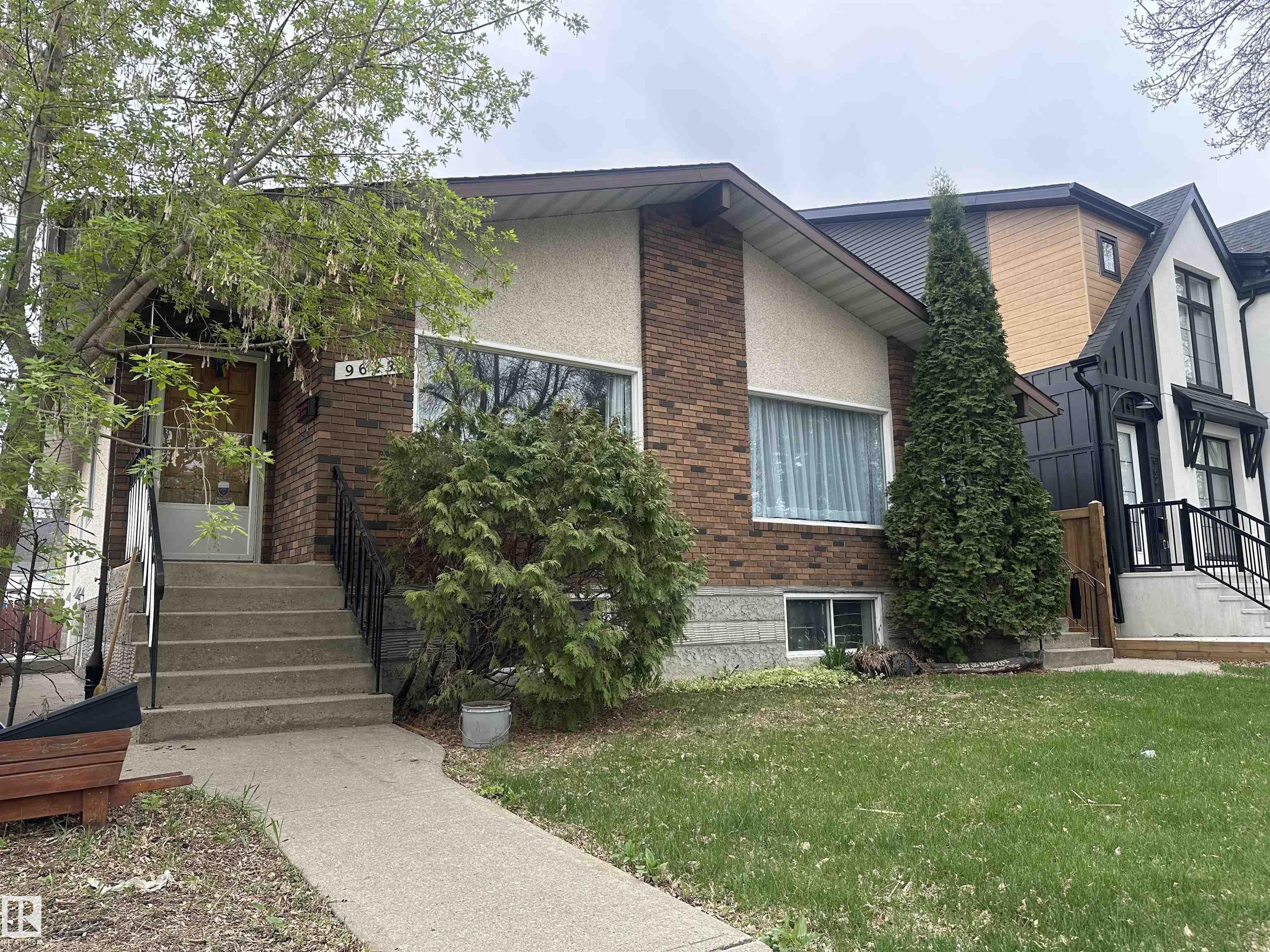 Picture for 9623/9625 73 AV NW NW