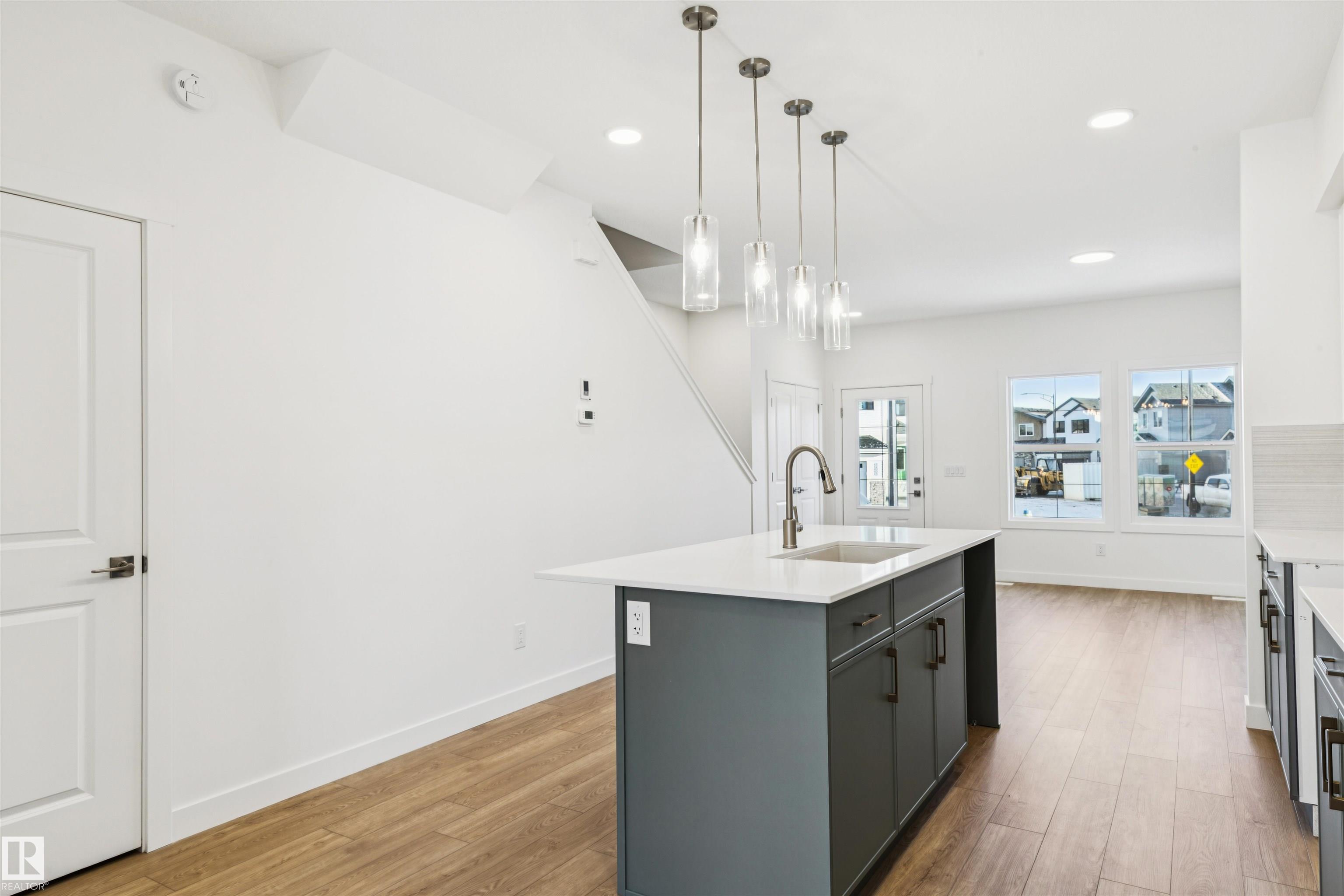 https://zimg.paragon.ice.com/ParagonImages/Property/PM/RAE/225383417/12/0/0/be6a38e92e5af80e2e8bf81130b827da/1/abd6d6d95c9924a0327c4bb2c1739a29/225383417-813a578f-287c-4af9-9f18-d94d624edb44.JPG