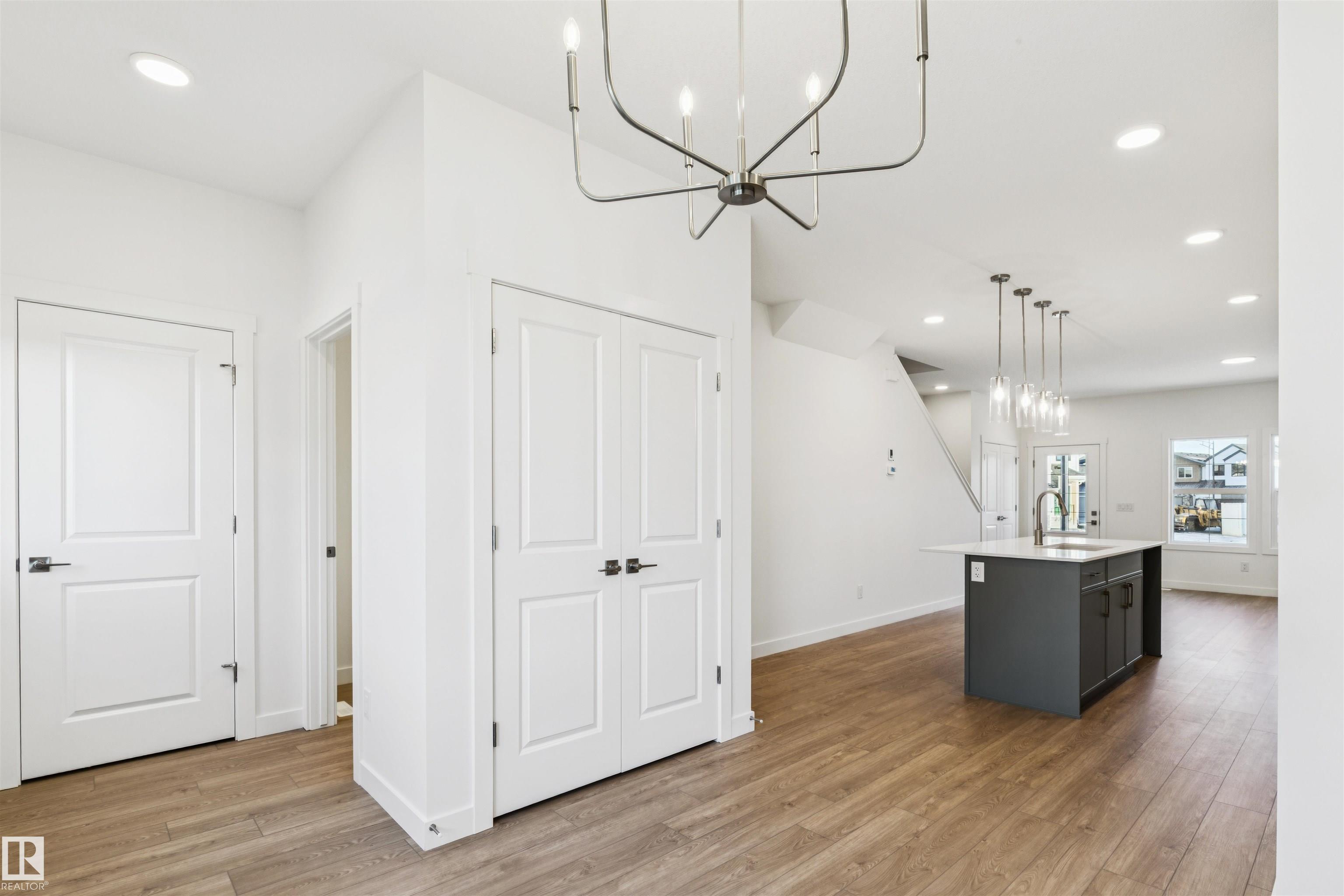 https://zimg.paragon.ice.com/ParagonImages/Property/PM/RAE/225383417/15/0/0/23b575ab22678364f5766ba3972d639c/1/abd6d6d95c9924a0327c4bb2c1739a29/225383417-6c0b96ef-be20-4f80-b95c-b8d28c22f3cd.JPG