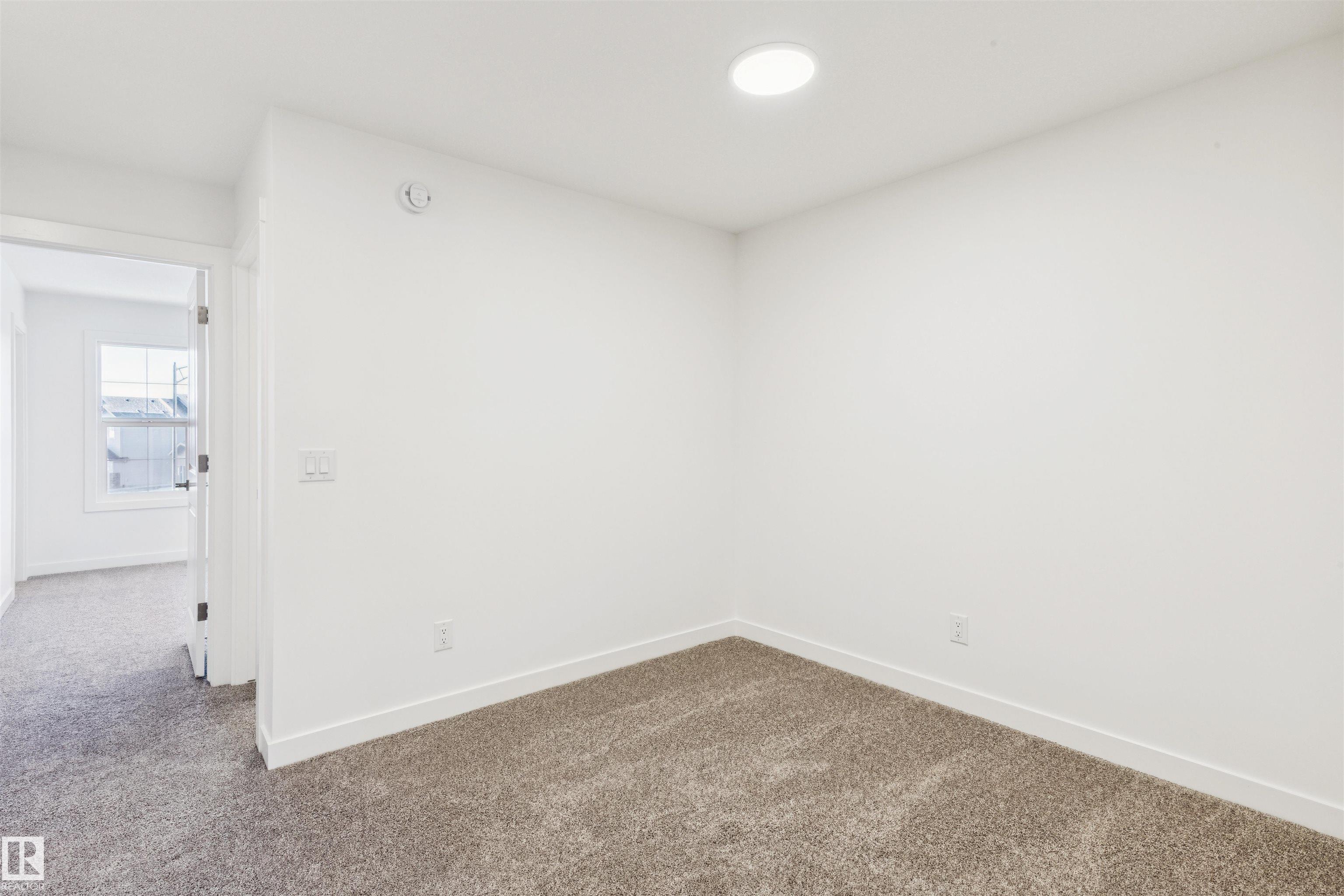 https://zimg.paragon.ice.com/ParagonImages/Property/PM/RAE/225383417/19/0/0/a42b2670a07b3eda7839b98802952eb8/1/abd6d6d95c9924a0327c4bb2c1739a29/225383417-7402ef4f-6afd-4a4d-8d1e-cfd22041cedb.JPG