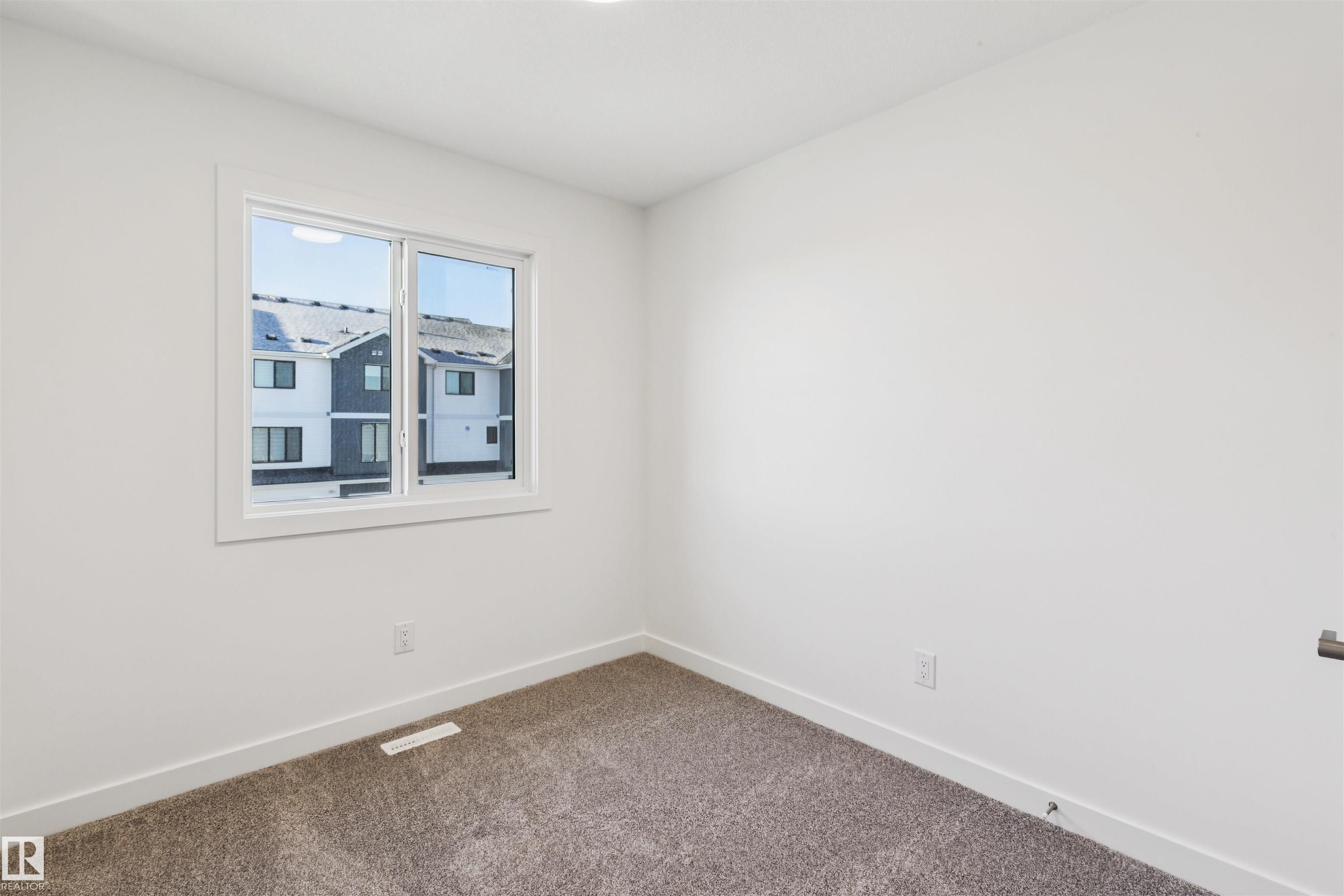 https://zimg.paragon.ice.com/ParagonImages/Property/PM/RAE/225383417/21/0/0/95b7ff7c81017892f7d1abfed5ed127f/1/abd6d6d95c9924a0327c4bb2c1739a29/225383417-67012a79-ee44-4615-bec3-6d86098b84e6.JPG