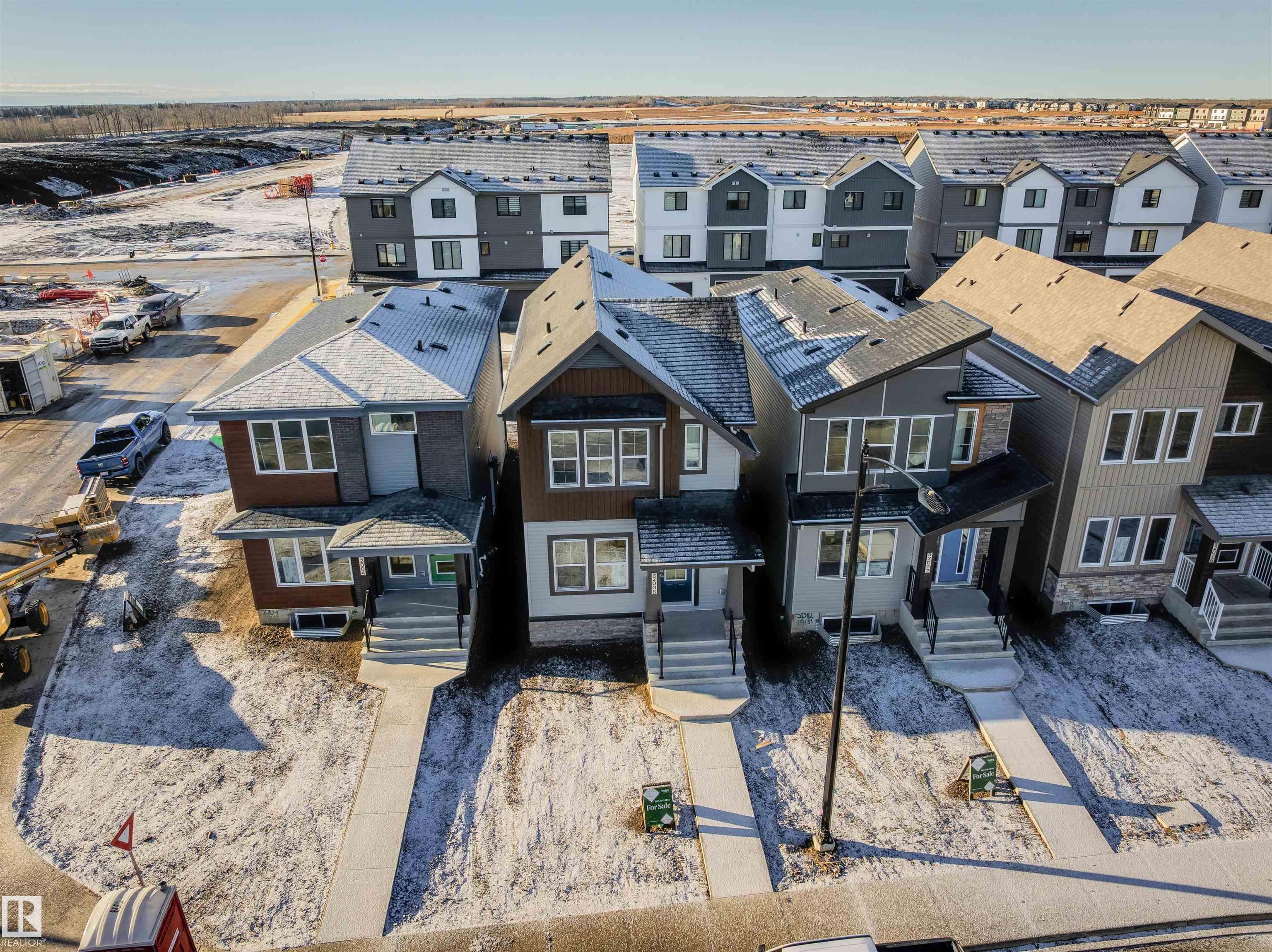 https://zimg.paragon.ice.com/ParagonImages/Property/PM/RAE/225383417/33/0/0/309f7ce12b86487e92cffb19a977f76c/1/abd6d6d95c9924a0327c4bb2c1739a29/225383417-dd2f71fa-1588-4f10-9ce3-f67b49c35f28.JPG