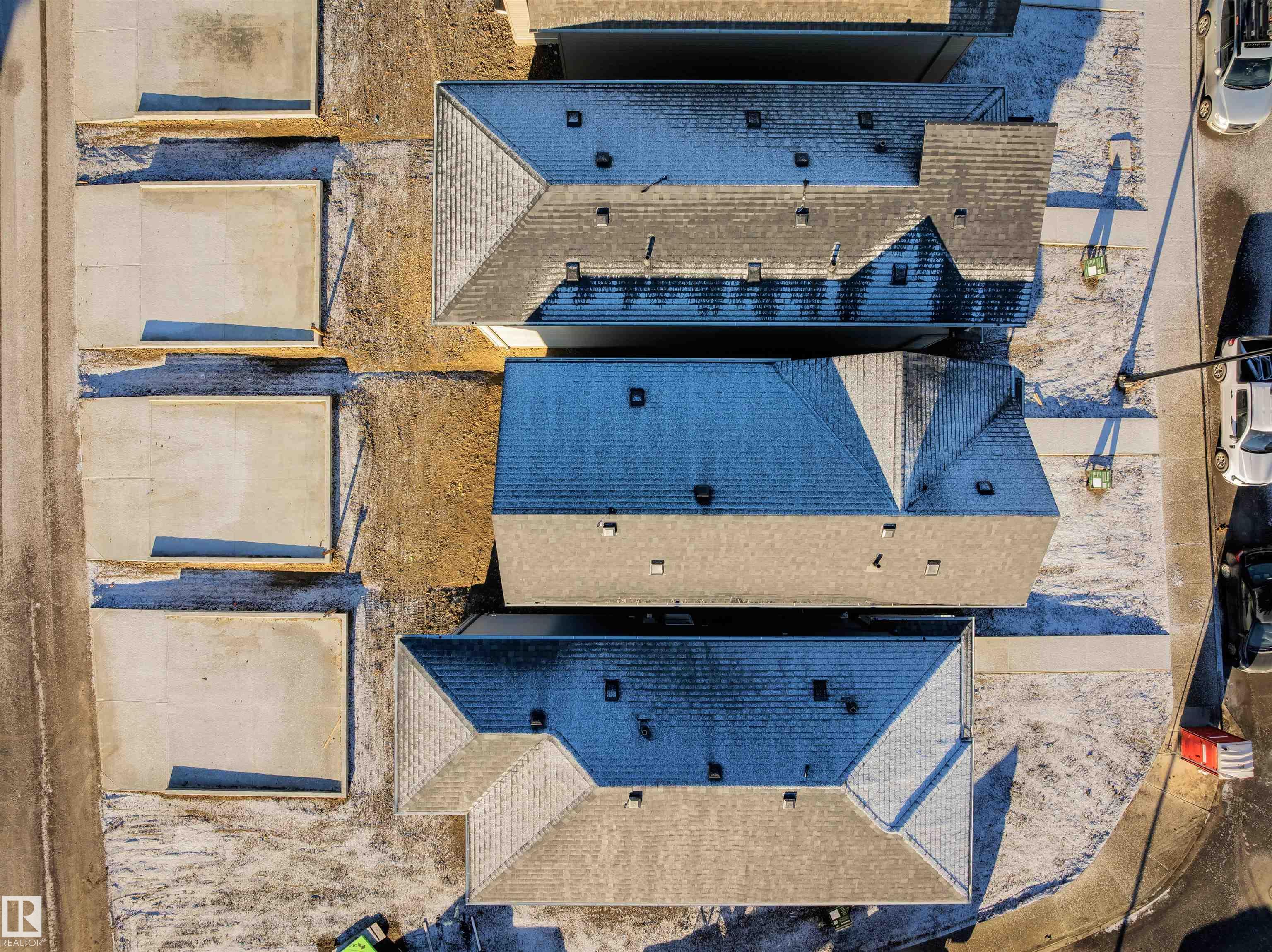 https://zimg.paragon.ice.com/ParagonImages/Property/PM/RAE/225383417/37/0/0/70135afd3bc62b91128145ceb8484483/1/abd6d6d95c9924a0327c4bb2c1739a29/225383417-6c3d6b9b-98a3-4a66-a3d5-931b261d3a30.JPG