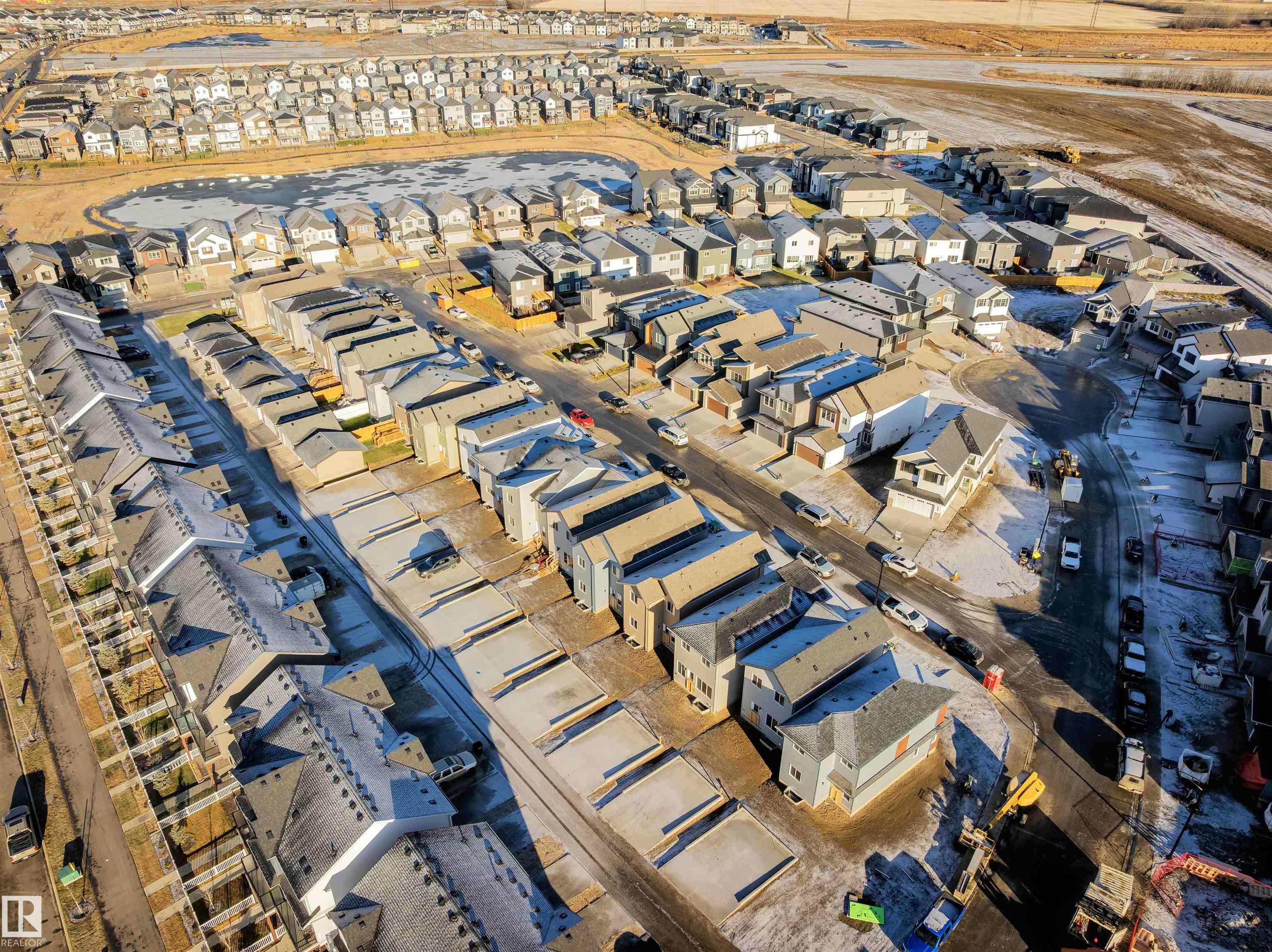 https://zimg.paragon.ice.com/ParagonImages/Property/PM/RAE/225383417/38/0/0/de73e267760e75c3240c1f54c5868597/1/abd6d6d95c9924a0327c4bb2c1739a29/225383417-82a8e6d8-827b-4895-a439-e32e897d999b.JPG