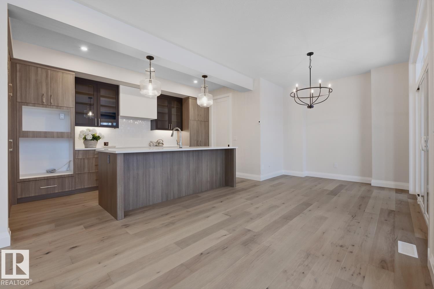 https://zimg.paragon.ice.com/ParagonImages/Property/PM/RAE/225383508/14/0/0/9b4da5ec4c3b58c2cd58687e728d2ba8/1/7842a62ae7acb7de2ba320d17348d005/225383508-da98e41b-c964-453f-9f4d-5ba4874a9f0e.JPG
