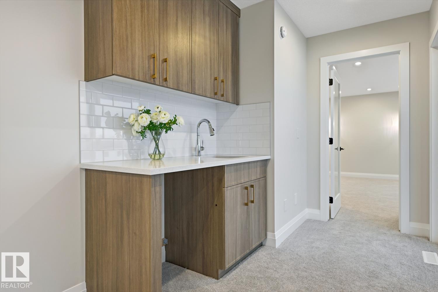 https://zimg.paragon.ice.com/ParagonImages/Property/PM/RAE/225383508/31/0/0/19875b73afece2a85aa706fdcba719c3/1/7842a62ae7acb7de2ba320d17348d005/225383508-a9b004fe-f4fb-4ad1-9ccb-2463f58bce4f.JPG