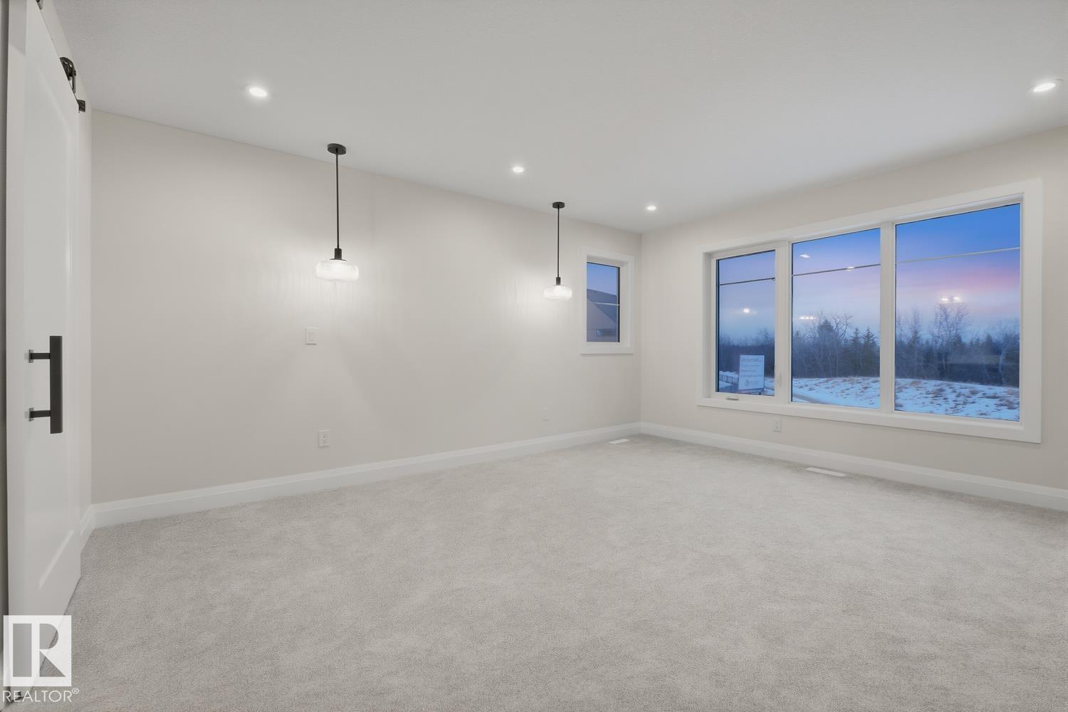 https://zimg.paragon.ice.com/ParagonImages/Property/PM/RAE/225383508/32/0/0/fc0a65adfa0aaec5212f9ea635193246/1/7842a62ae7acb7de2ba320d17348d005/225383508-e2ab3e6f-3629-43c7-a658-24506d05d24e.JPG