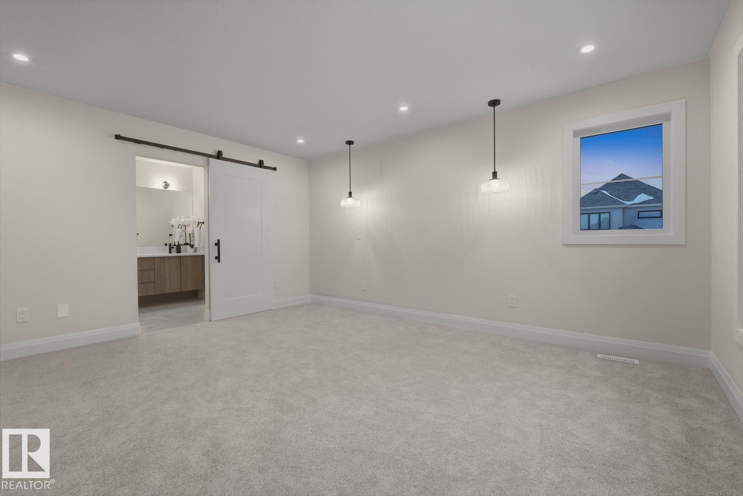 https://zimg.paragon.ice.com/ParagonImages/Property/PM/RAE/225383508/34/0/0/3bb53573002da9c96a3c80a69fc1c889/1/7842a62ae7acb7de2ba320d17348d005/225383508-26511c0d-5681-4e97-a074-1b0743440e09.JPG