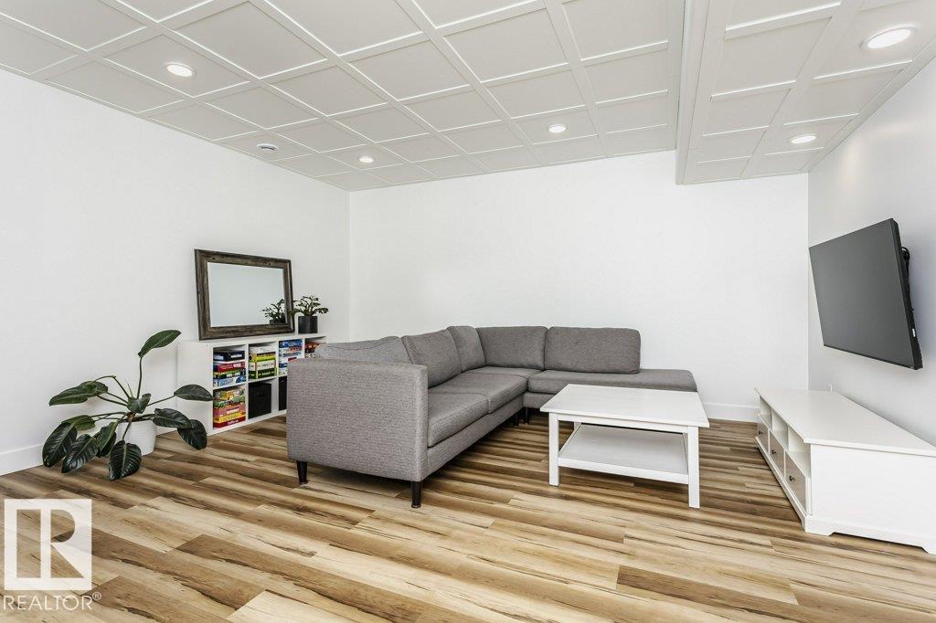 Picture for 839 34 AV NW