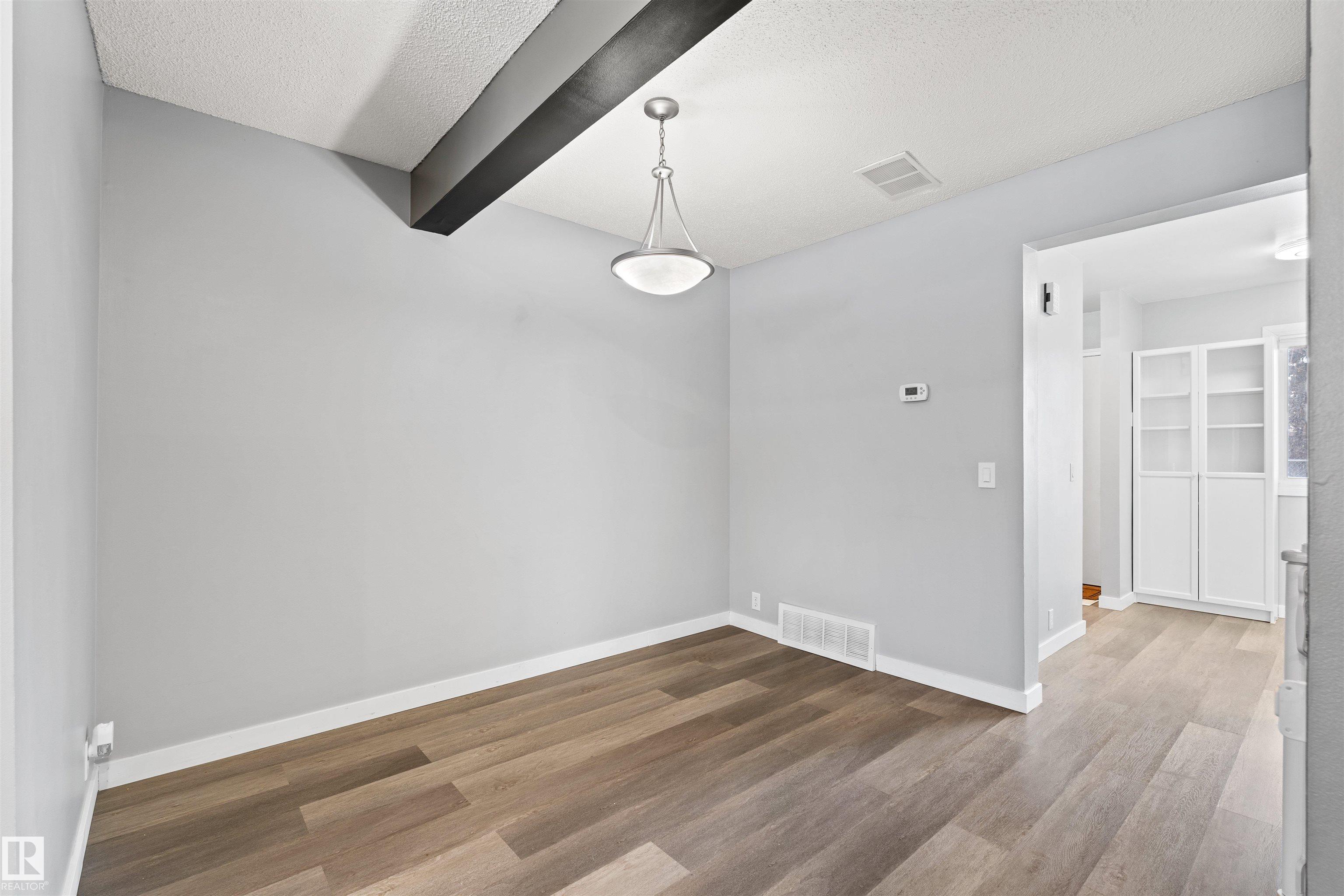 Picture for 4769 35 AV NW