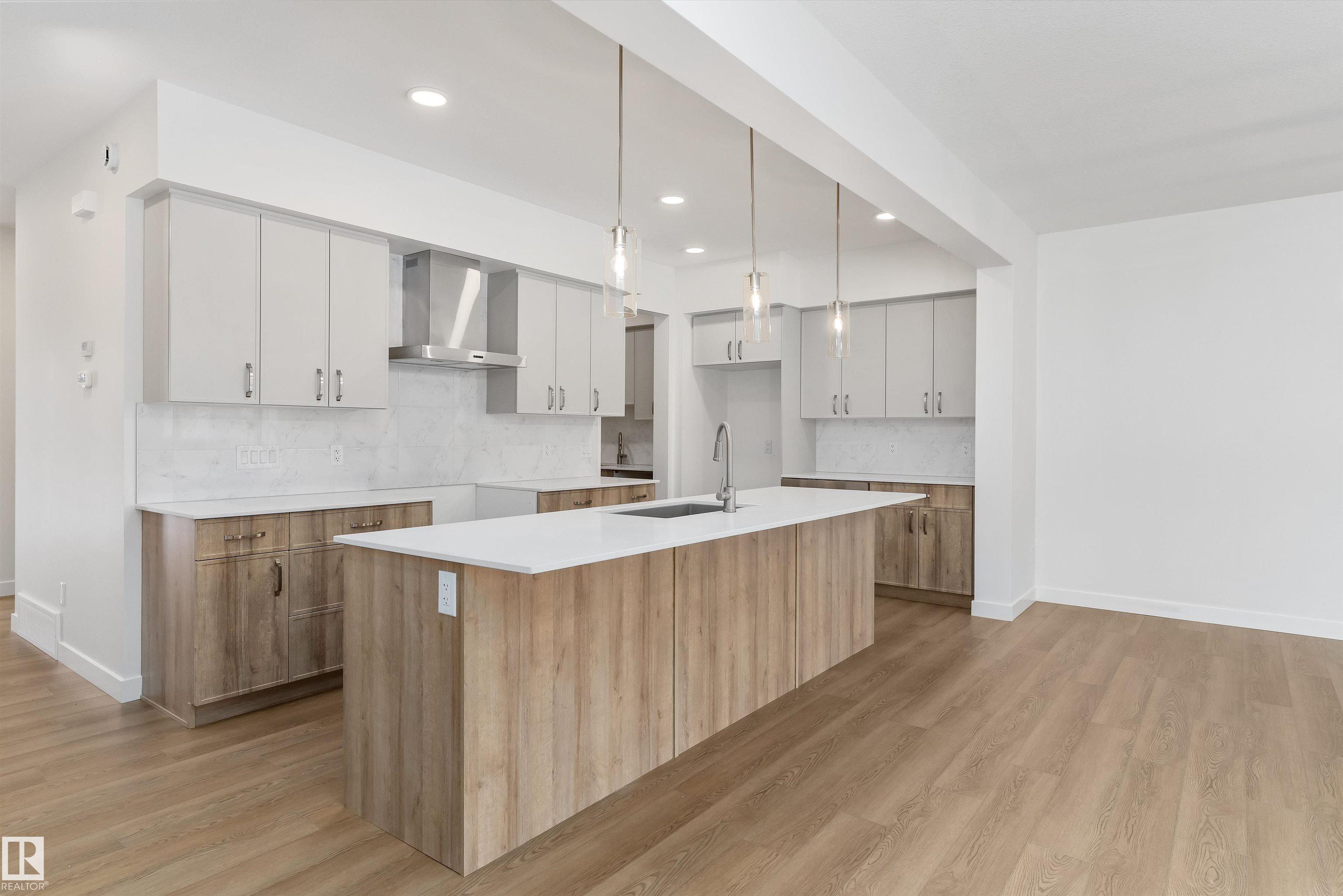 https://zimg.paragon.ice.com/ParagonImages/Property/PM/RAE/225383788/9/0/0/ac8af3a50d26c36b9b16ecb3ba4ea32e/1/8a9d61b40f61ca32fb4dafe63dc79c02/225383788-f90090f0-5bc5-480e-9a04-8c80c0d44d42.JPG