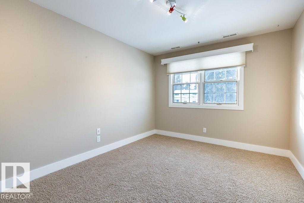 https://zimg.paragon.ice.com/ParagonImages/Property/PM/RAE/225383842/31/0/0/1731e0591a9b92de3e5d9b0a3c425081/1/a814ff593f0d1b2aea5c7d57b3169b2b/225383842-1c997561-347a-4b87-b0ed-cf2b4dd69c1b.JPG