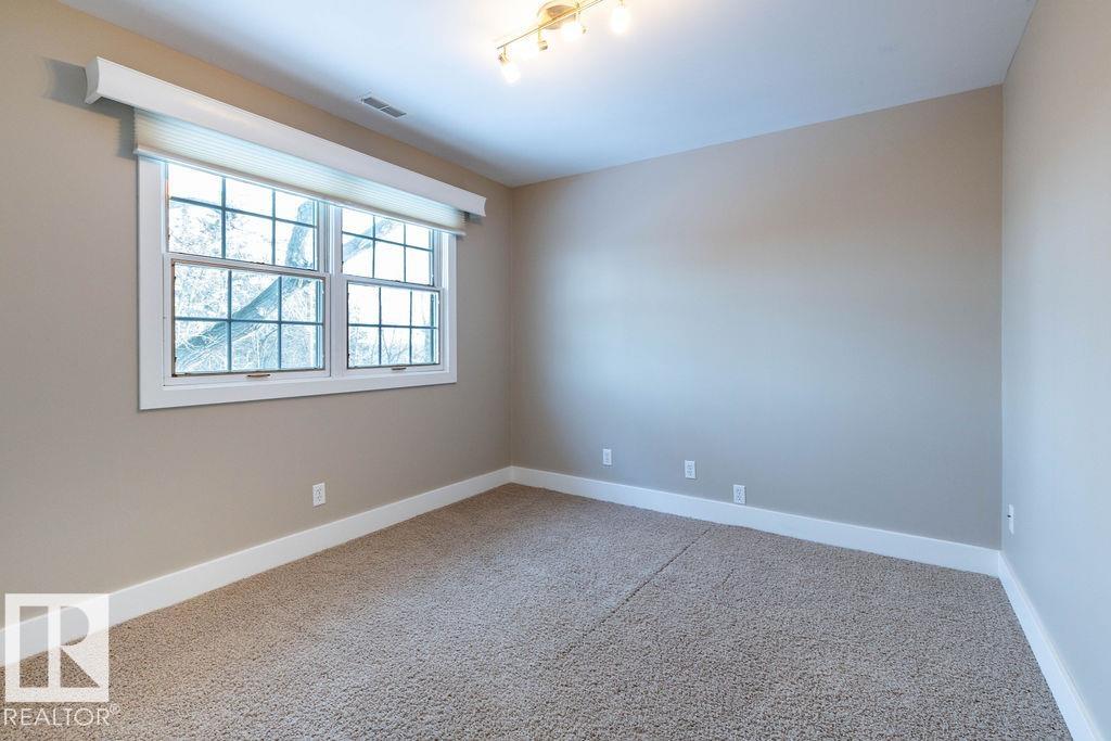 https://zimg.paragon.ice.com/ParagonImages/Property/PM/RAE/225383842/33/0/0/6f96b72c01b6056ab29d73ff11920996/1/a814ff593f0d1b2aea5c7d57b3169b2b/225383842-84522f77-4c25-40bd-baf1-c012c0035fcd.JPG