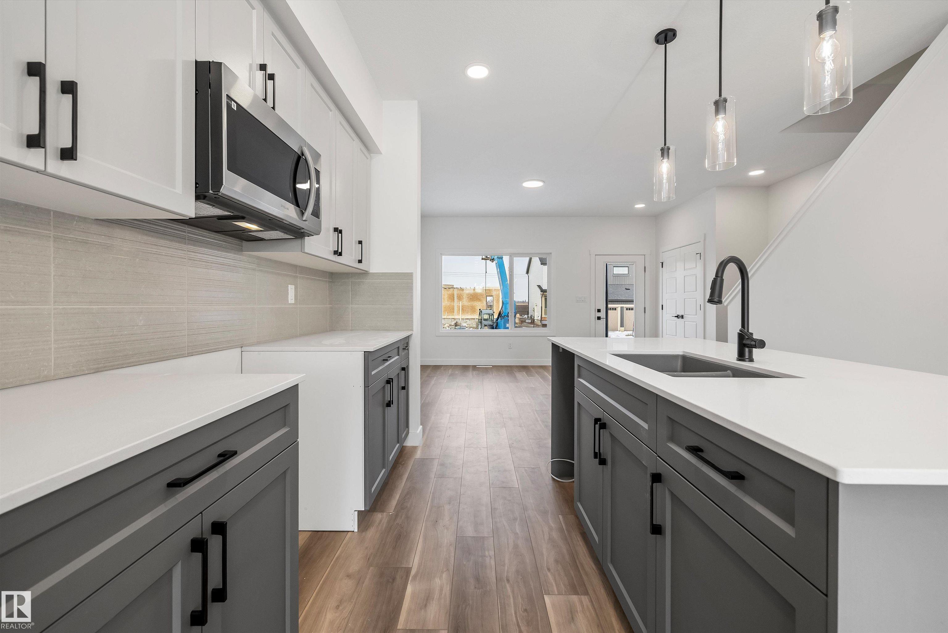 https://zimg.paragon.ice.com/ParagonImages/Property/PM/RAE/225383970/12/0/0/380054c0dce7f888e88aaaa86b9888ea/1/cef79b0d5b2fdc0bd2d47202ef79d2a1/225383970-13433b44-06b1-40a0-9710-1719fa921017.JPG