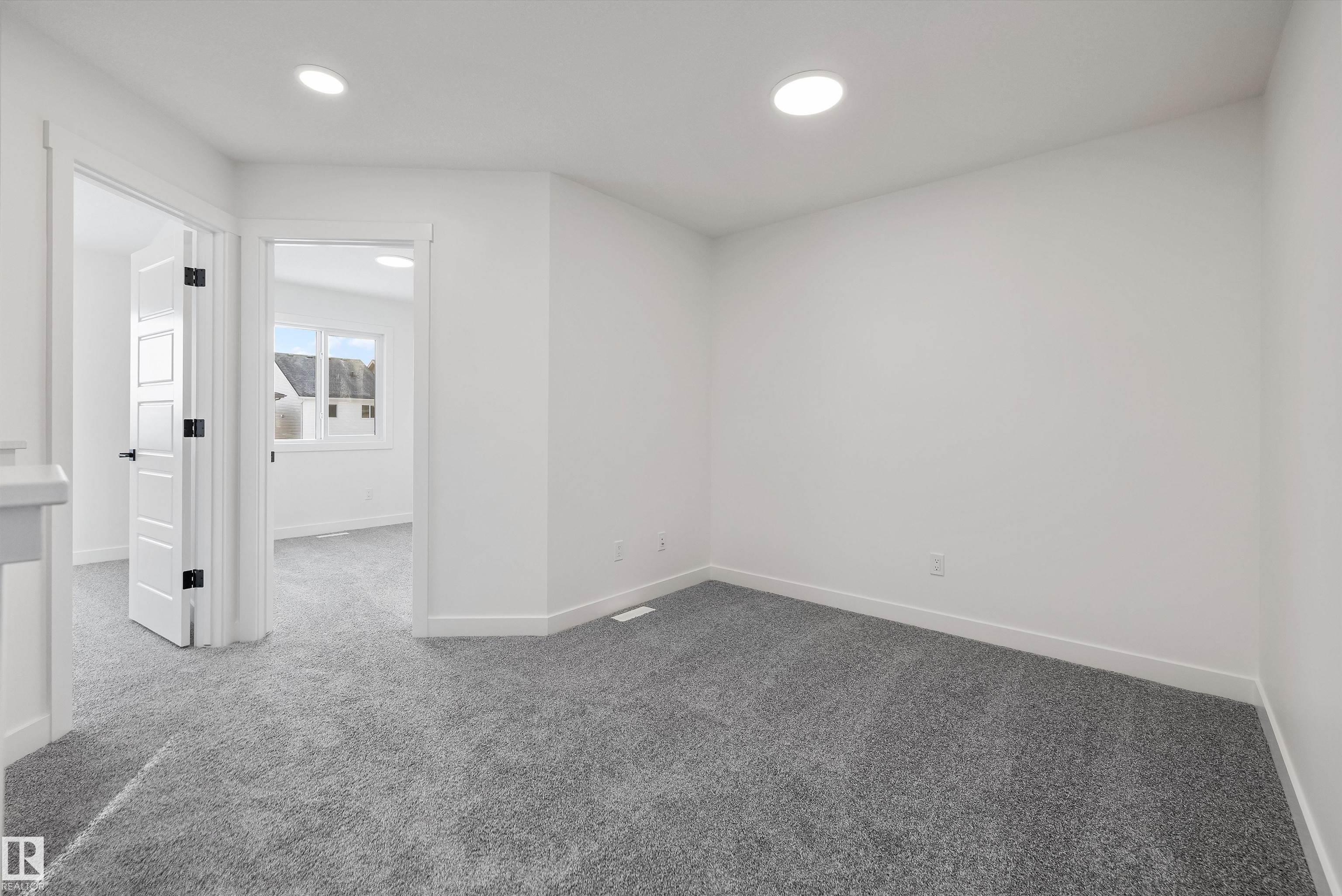 https://zimg.paragon.ice.com/ParagonImages/Property/PM/RAE/225383970/19/0/0/487668e452f814720b5a2e1e58991030/1/cef79b0d5b2fdc0bd2d47202ef79d2a1/225383970-228a752b-95e5-4cc3-acde-fe5355df192e.JPG