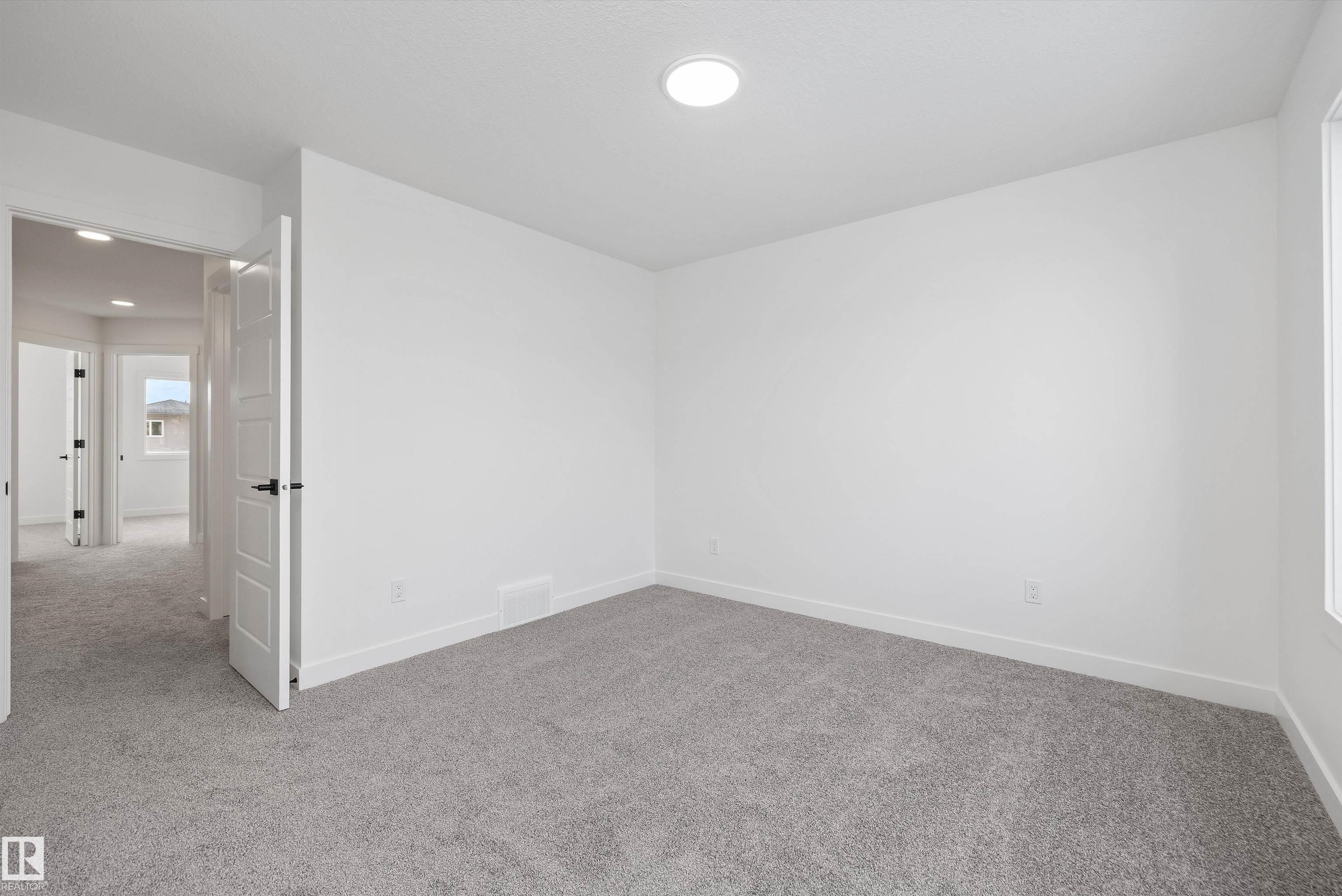 https://zimg.paragon.ice.com/ParagonImages/Property/PM/RAE/225383970/34/0/0/75aa9707ba16c1b7ab8d4100ae039282/1/cef79b0d5b2fdc0bd2d47202ef79d2a1/225383970-fccd2179-da56-43ed-9643-79c2de9963e3.JPG