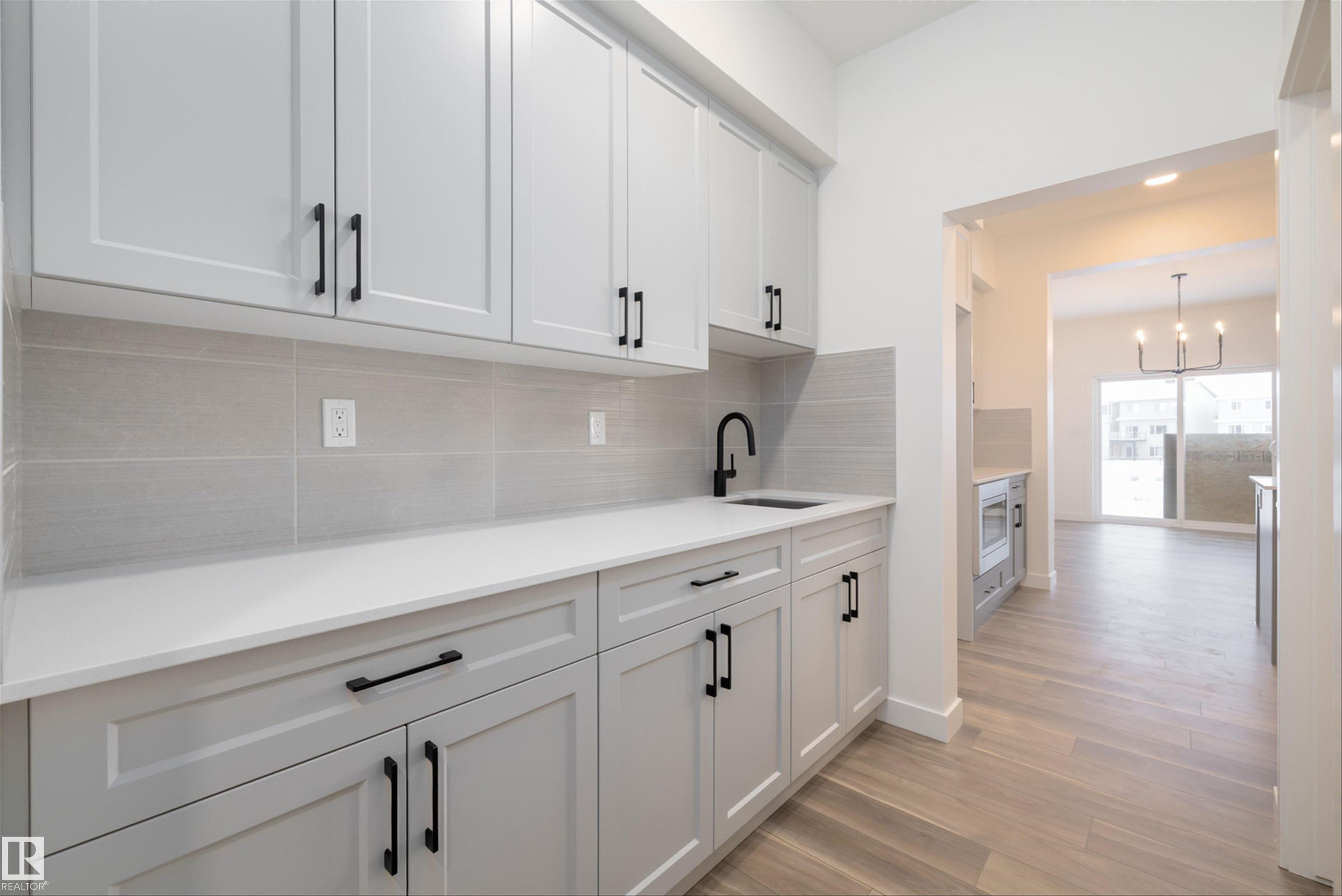 Picture for 656 KINGLET BV NW