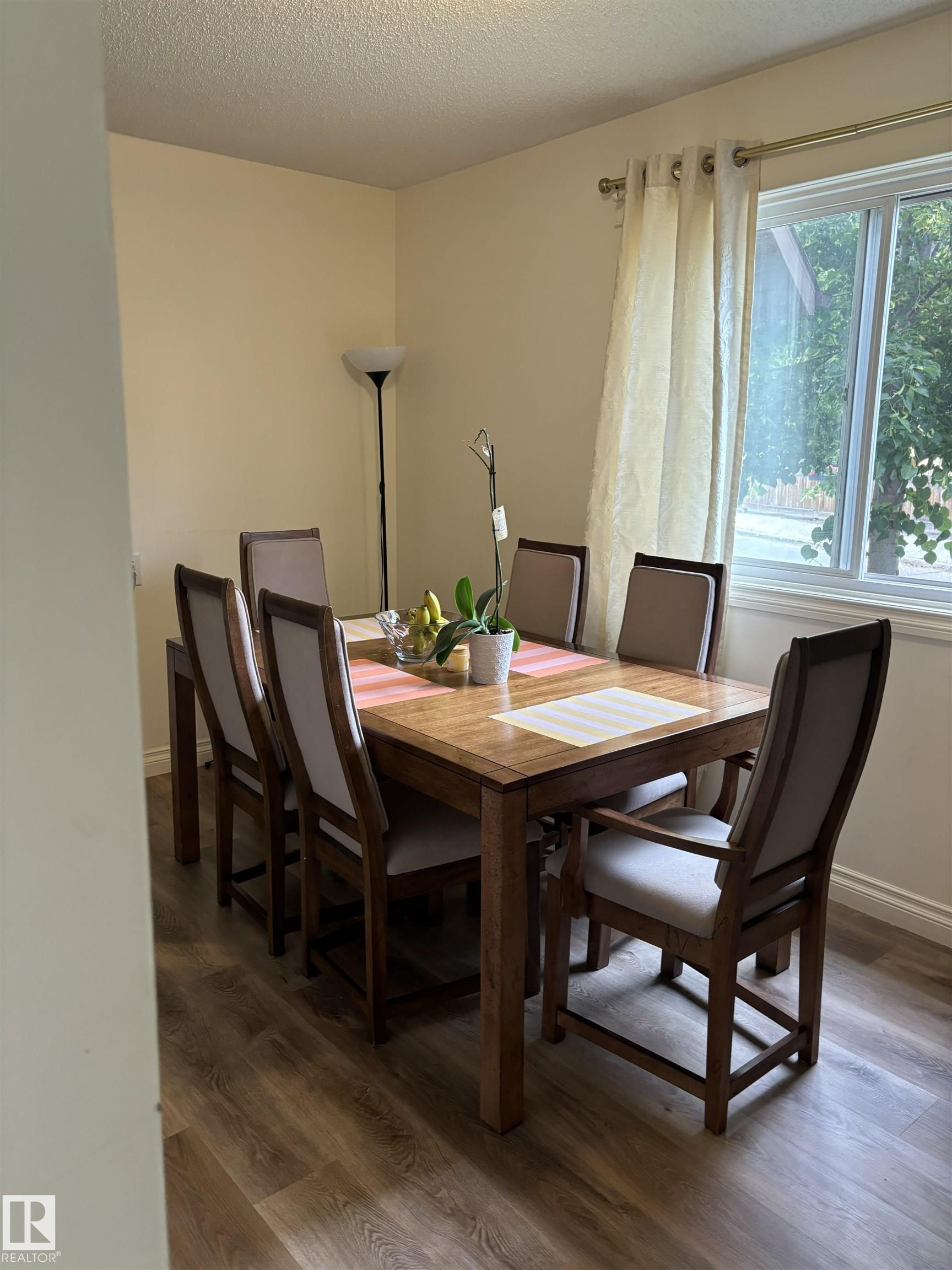 Picture for 107 WOODSTOCK NW