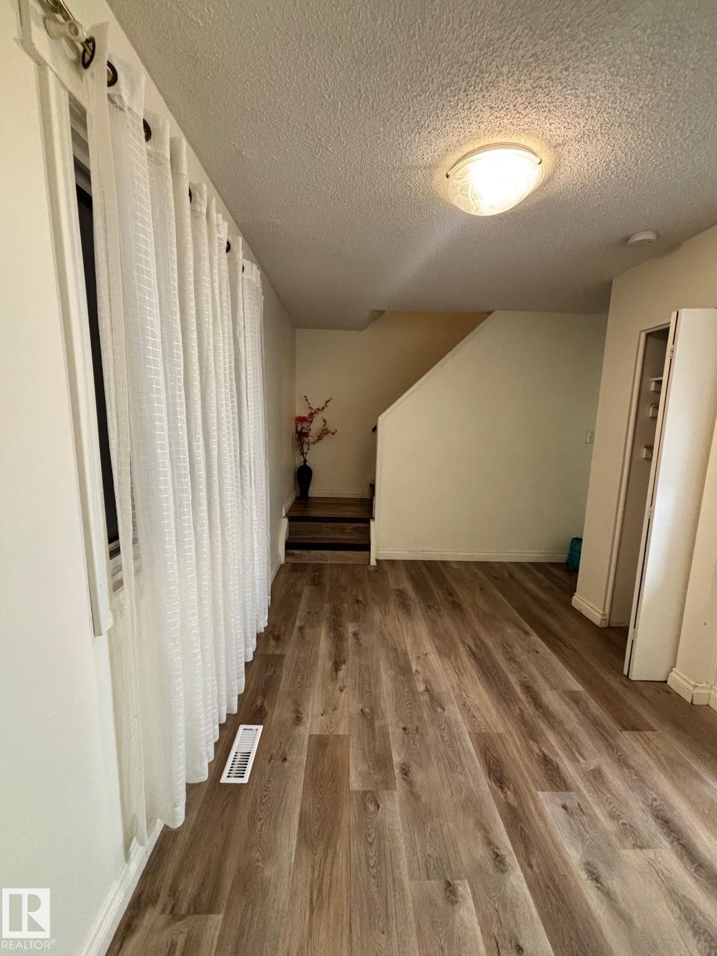 Picture for 107 WOODSTOCK NW