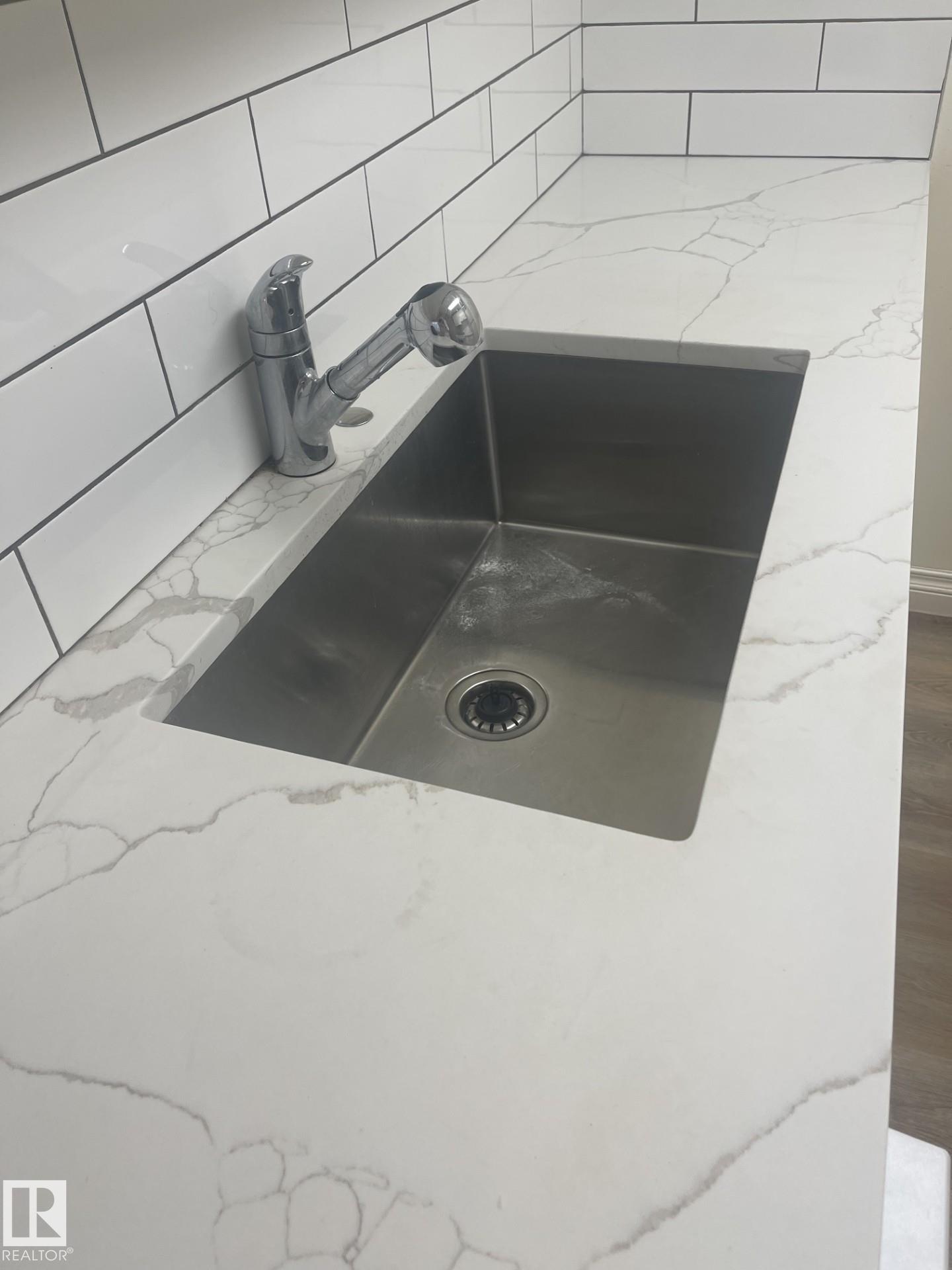 Picture for 107 WOODSTOCK NW