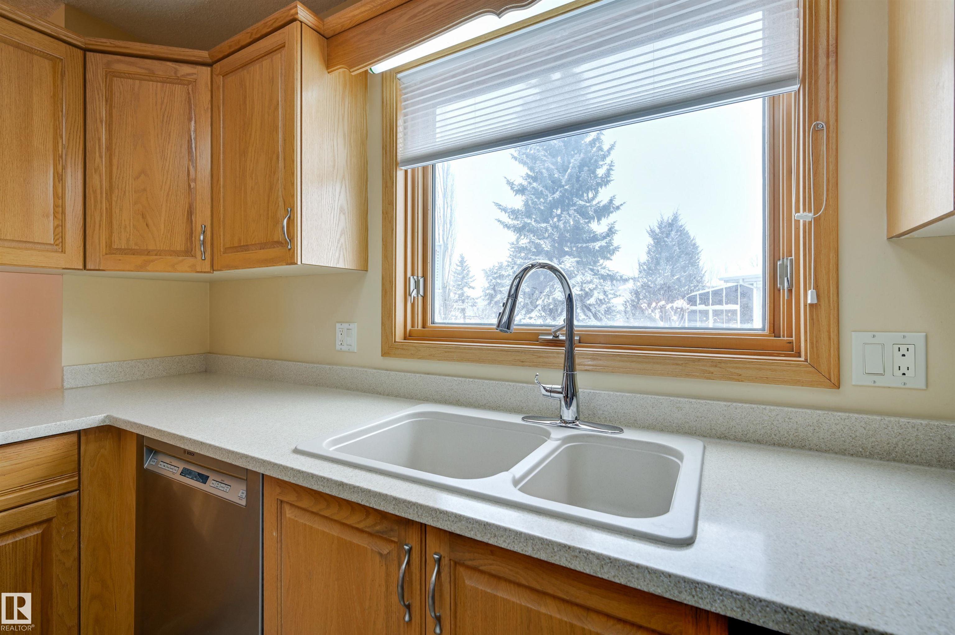 Picture for 752 WILKIN CL NW