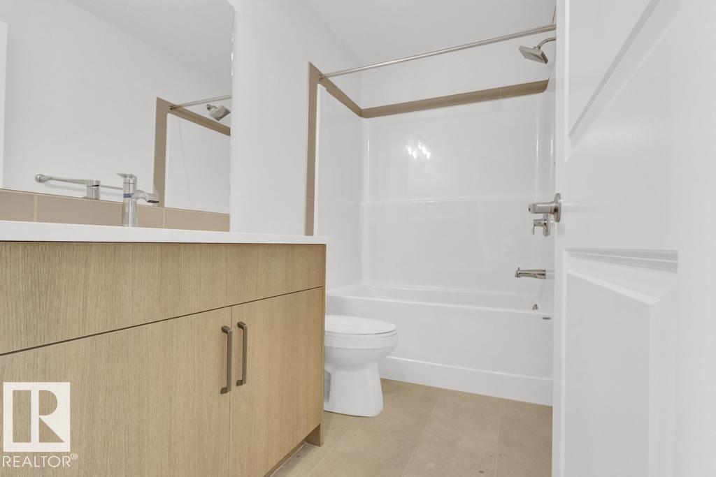 Photo 13 at 3745 Erlanger Drive NW, Edgemont, Edmonton