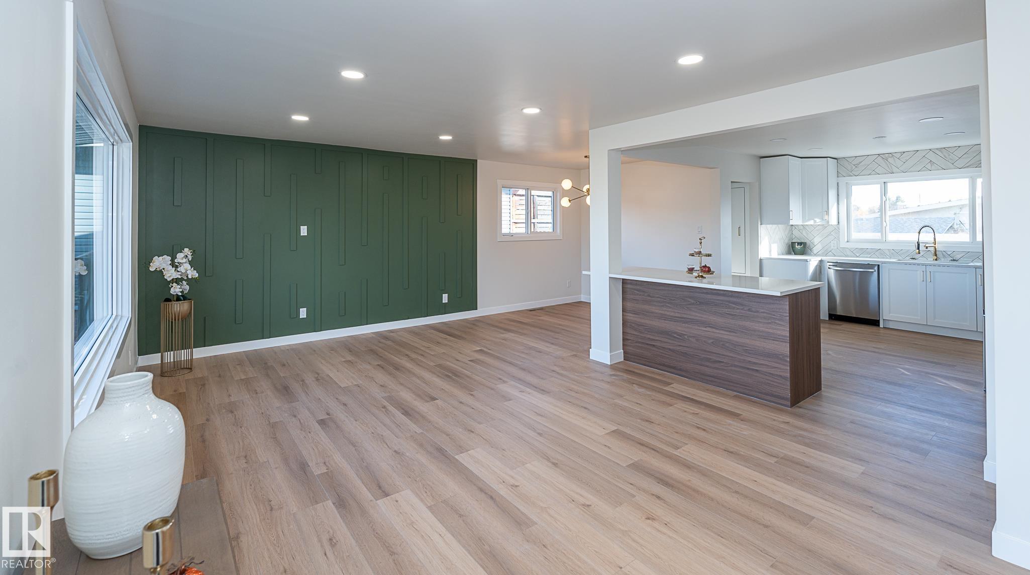 Picture for 6807 98A AV NW