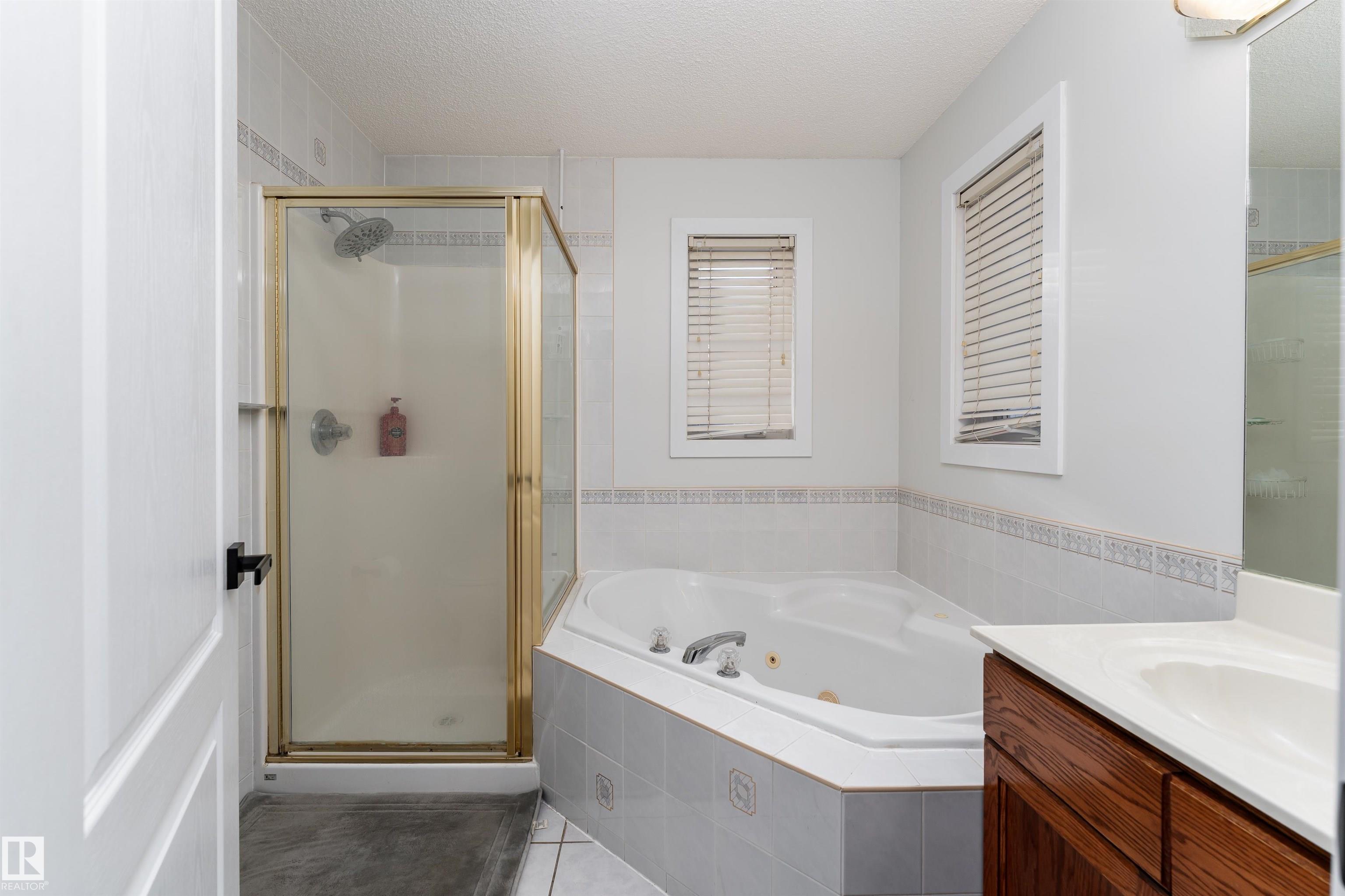 Photo 15 at 948 Ormsby Wynd NW, Ormsby Place, Edmonton