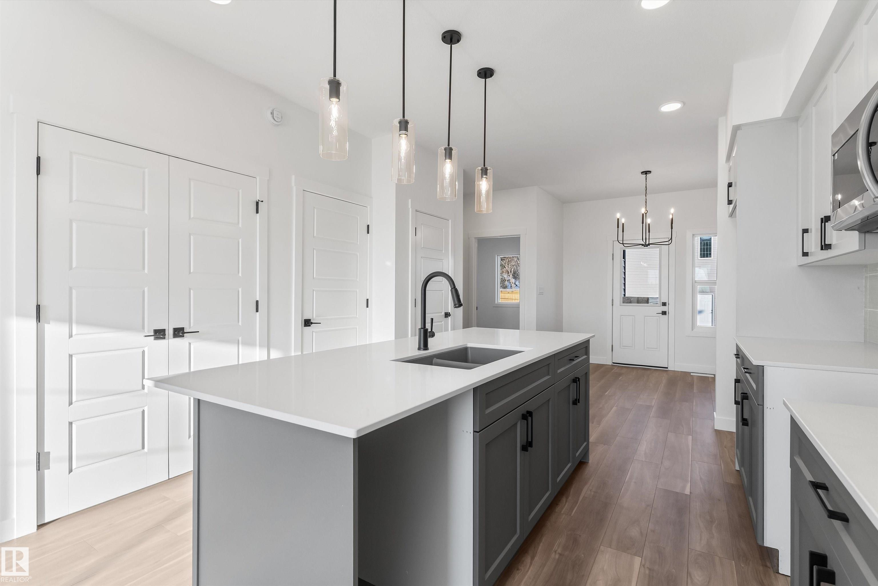 Photo 11 at 20816 40 Avenue NW, Edgemont, Edmonton