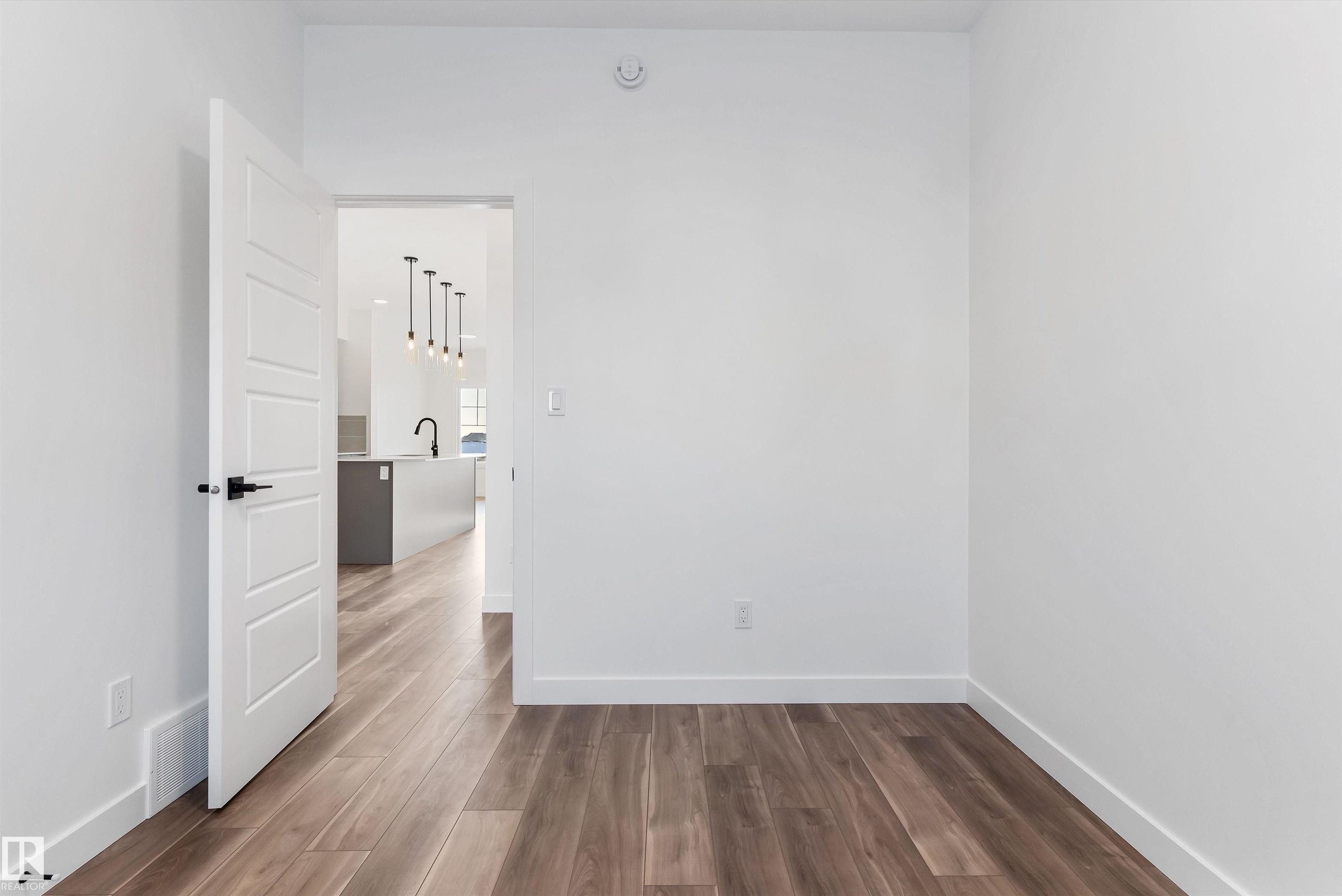 Photo 16 at 20816 40 Avenue NW, Edgemont, Edmonton