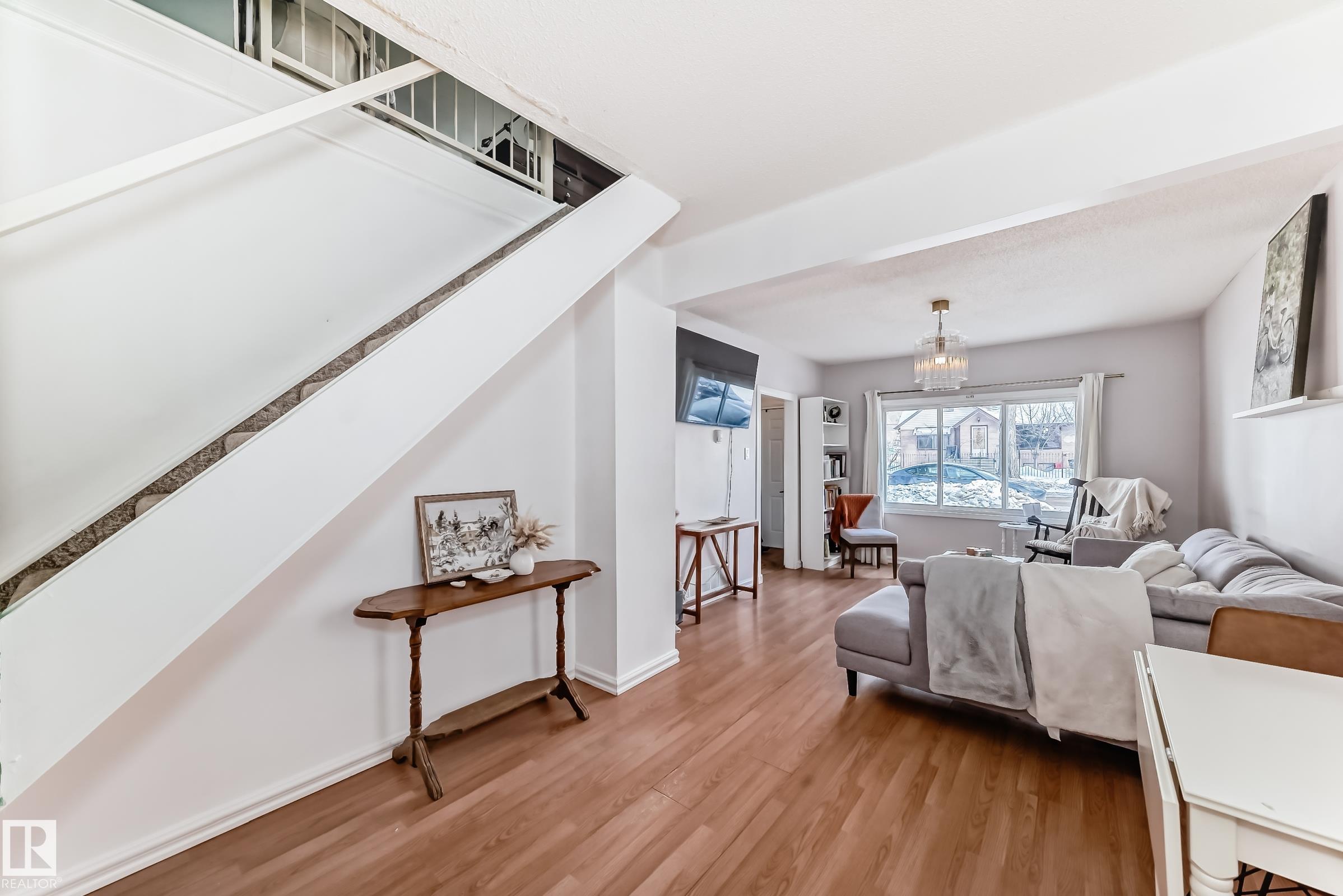 Photo 11 at 10928 92 Street NW, Mccauley, Edmonton