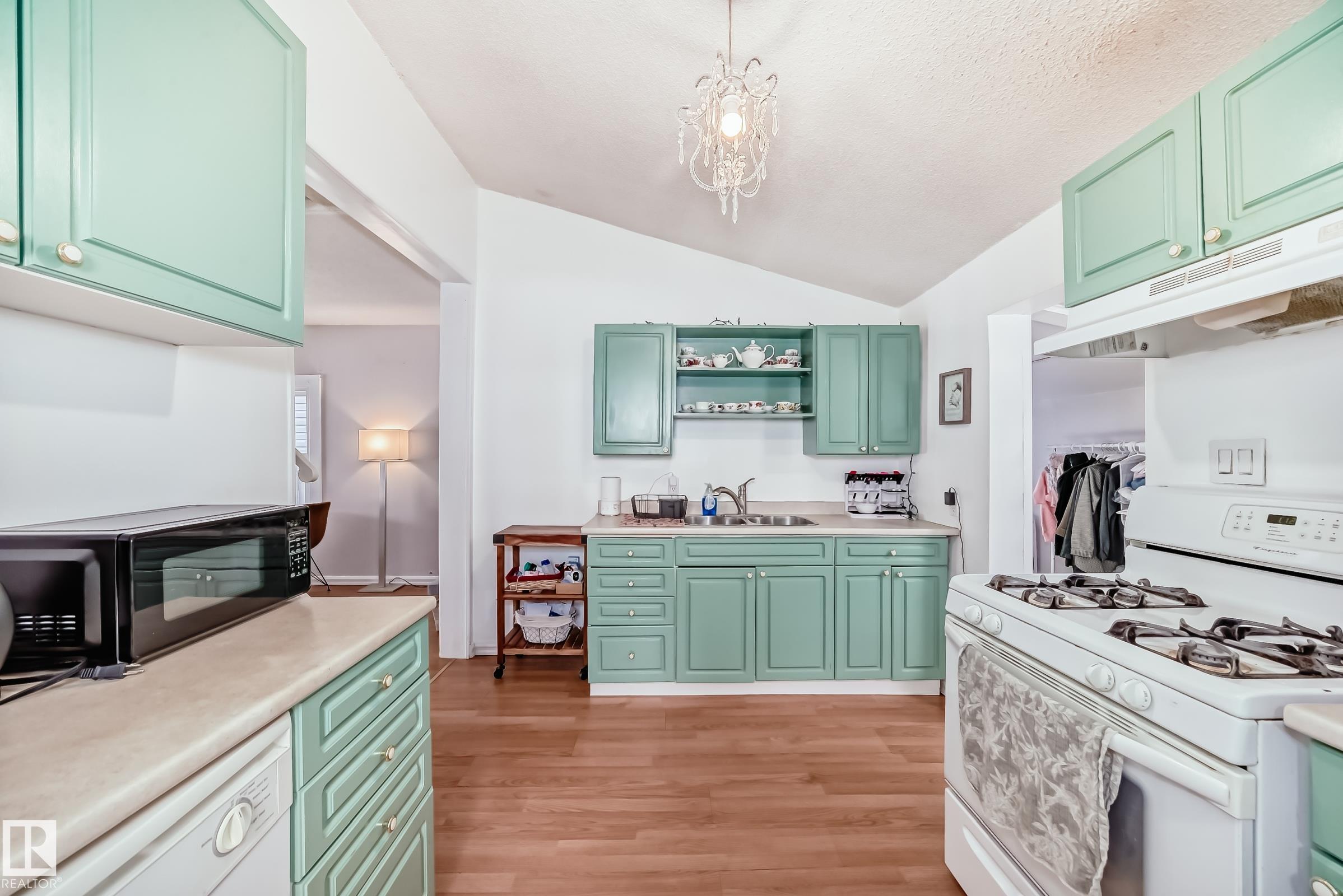 Photo 13 at 10928 92 Street NW, Mccauley, Edmonton