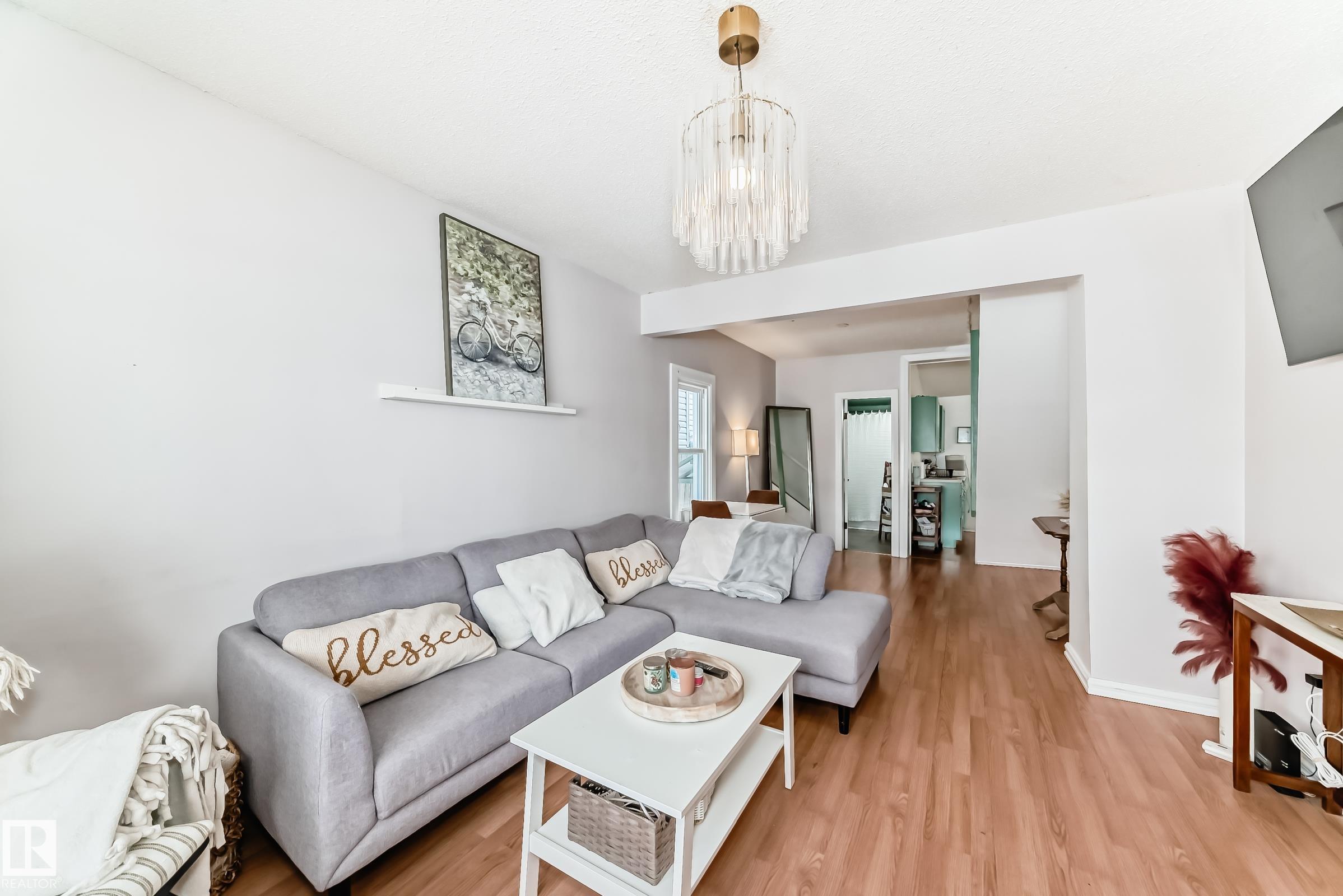 Photo 4 at 10928 92 Street NW, Mccauley, Edmonton