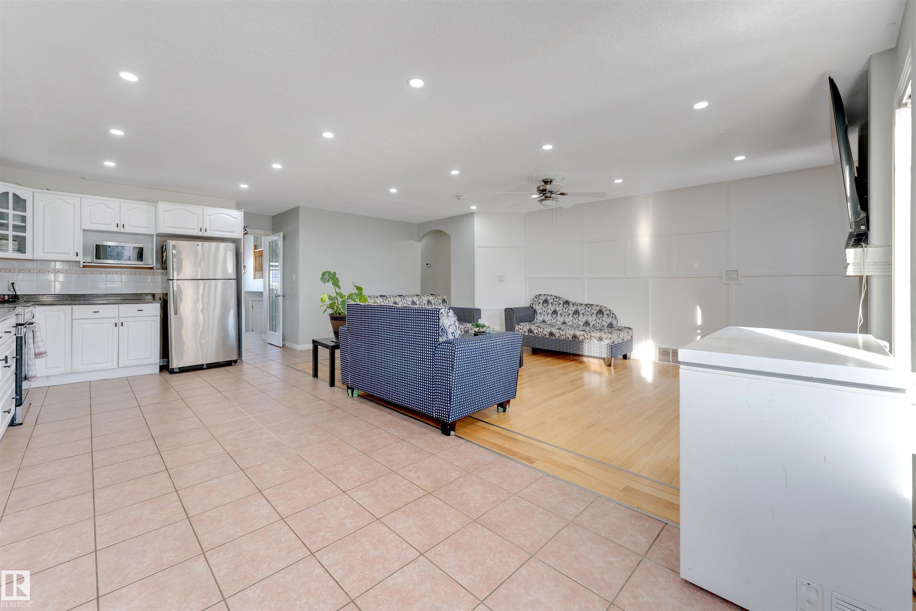 Photo 24 at 3139 34b Avenue NW, Wild Rose, Edmonton