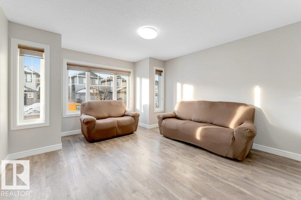 Photo 6 at 1423 24 Street NW, Laurel, Edmonton