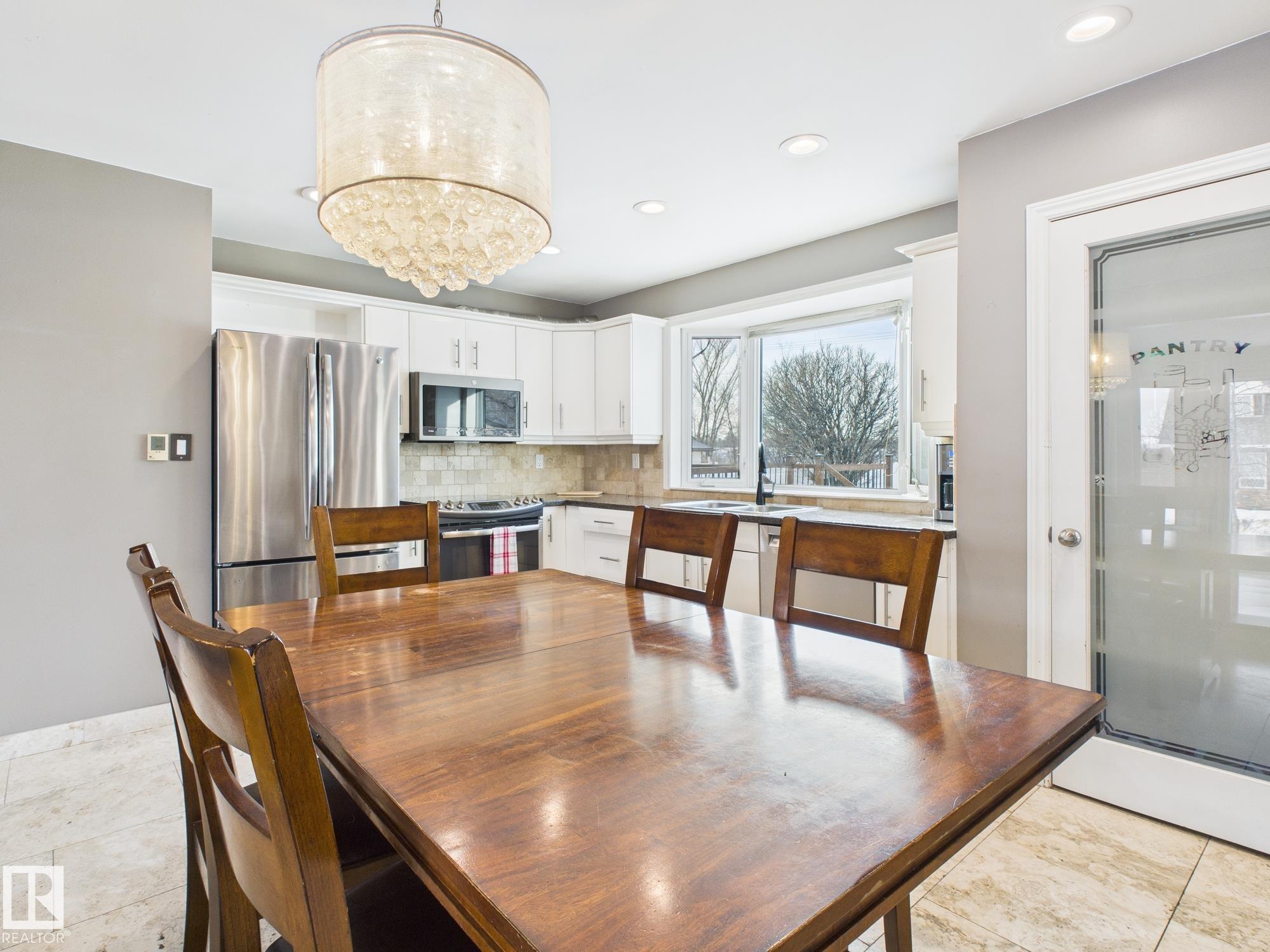 Photo 14 at 352 Huffman Crescent NW, Overlanders, Edmonton