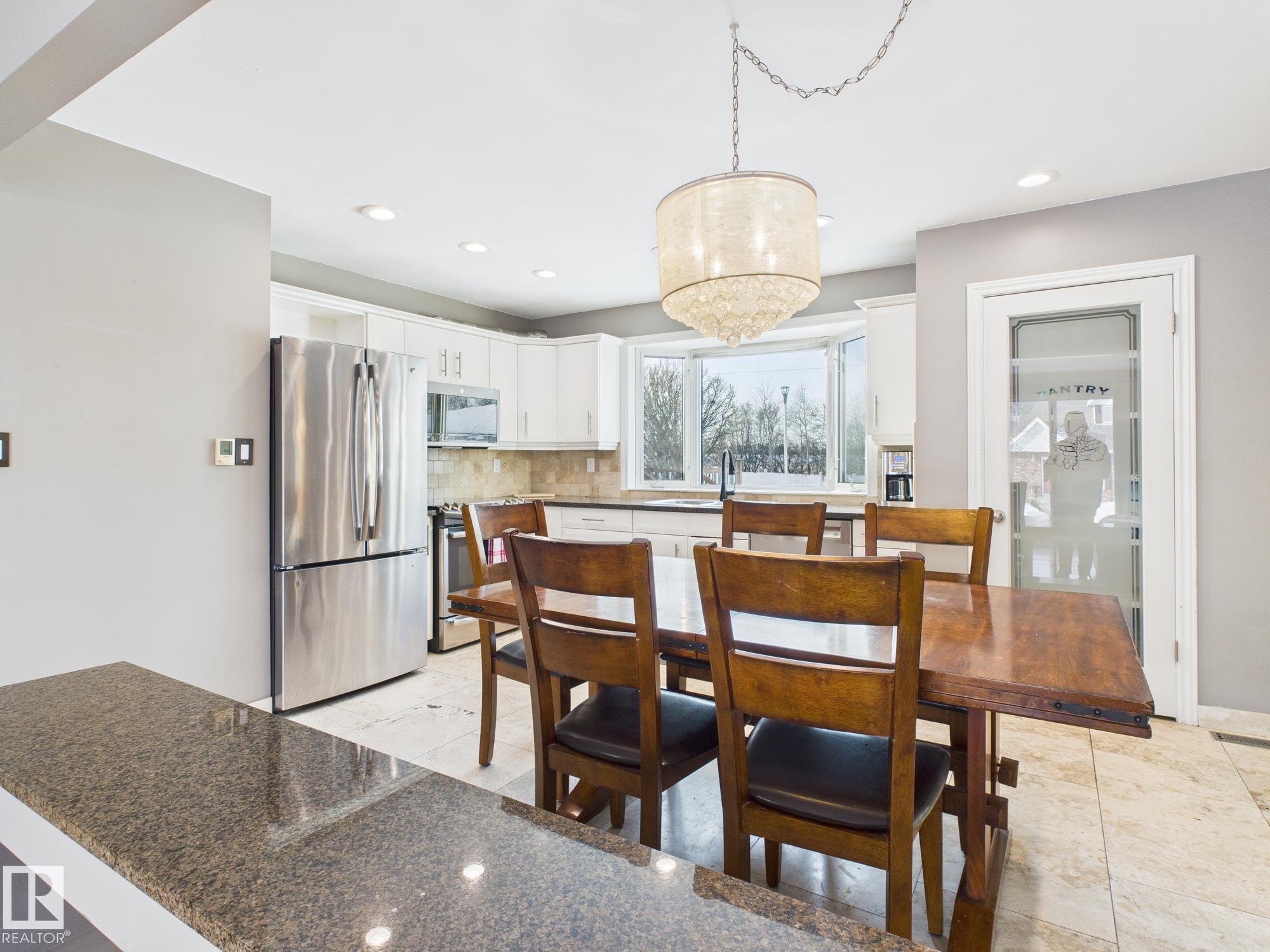 Photo 15 at 352 Huffman Crescent NW, Overlanders, Edmonton