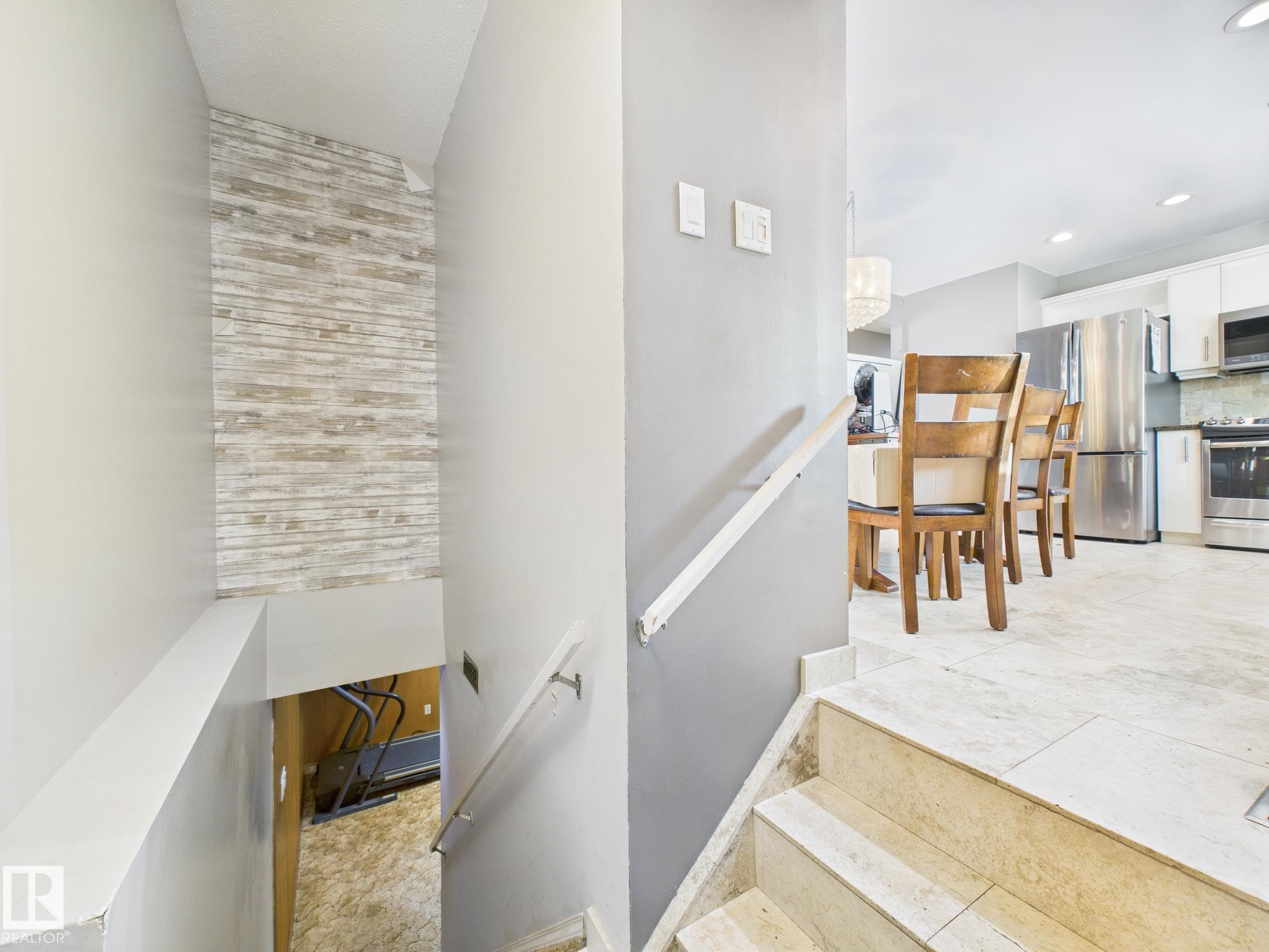 Photo 16 at 352 Huffman Crescent NW, Overlanders, Edmonton