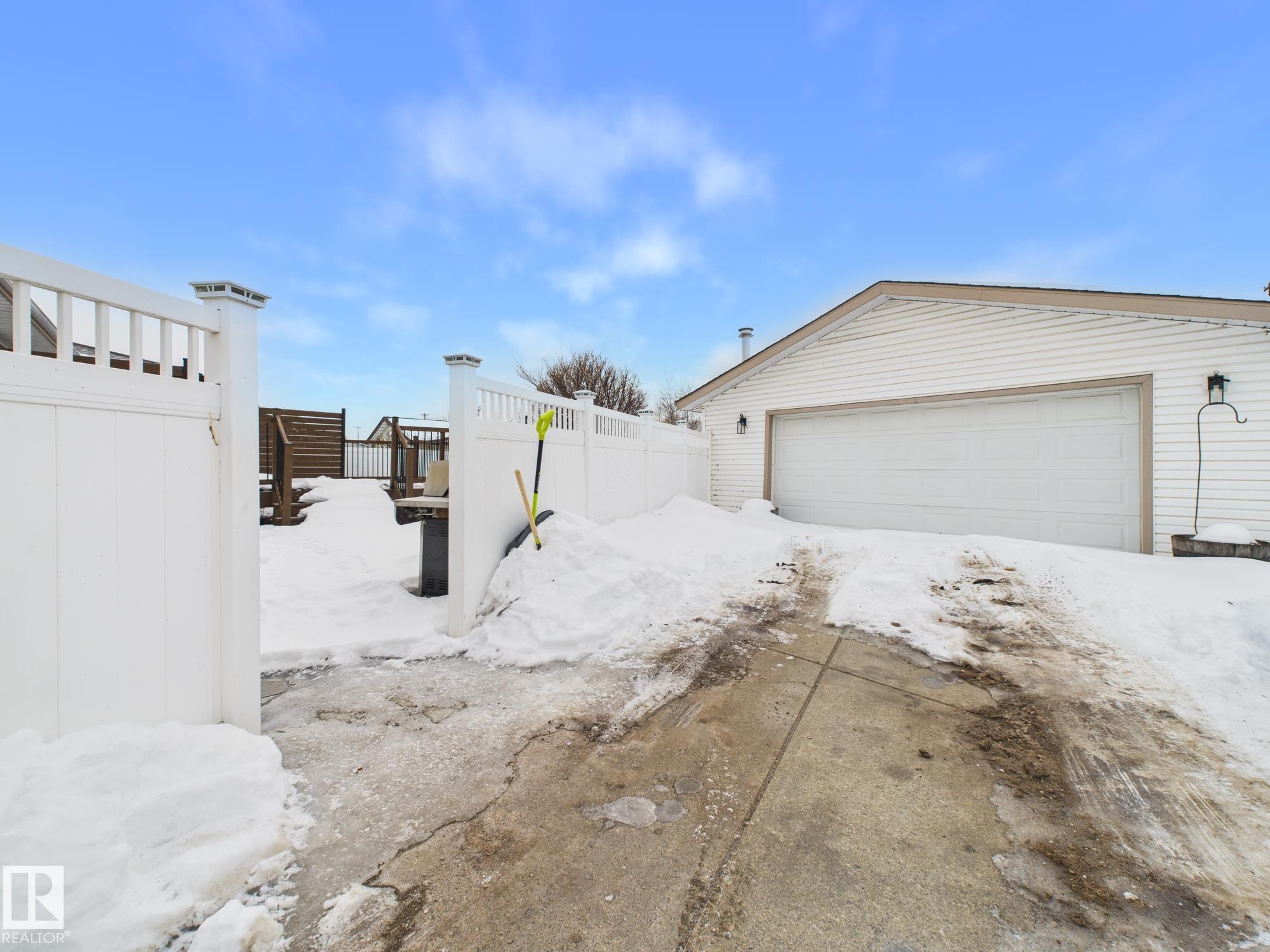 Photo 51 at 352 Huffman Crescent NW, Overlanders, Edmonton